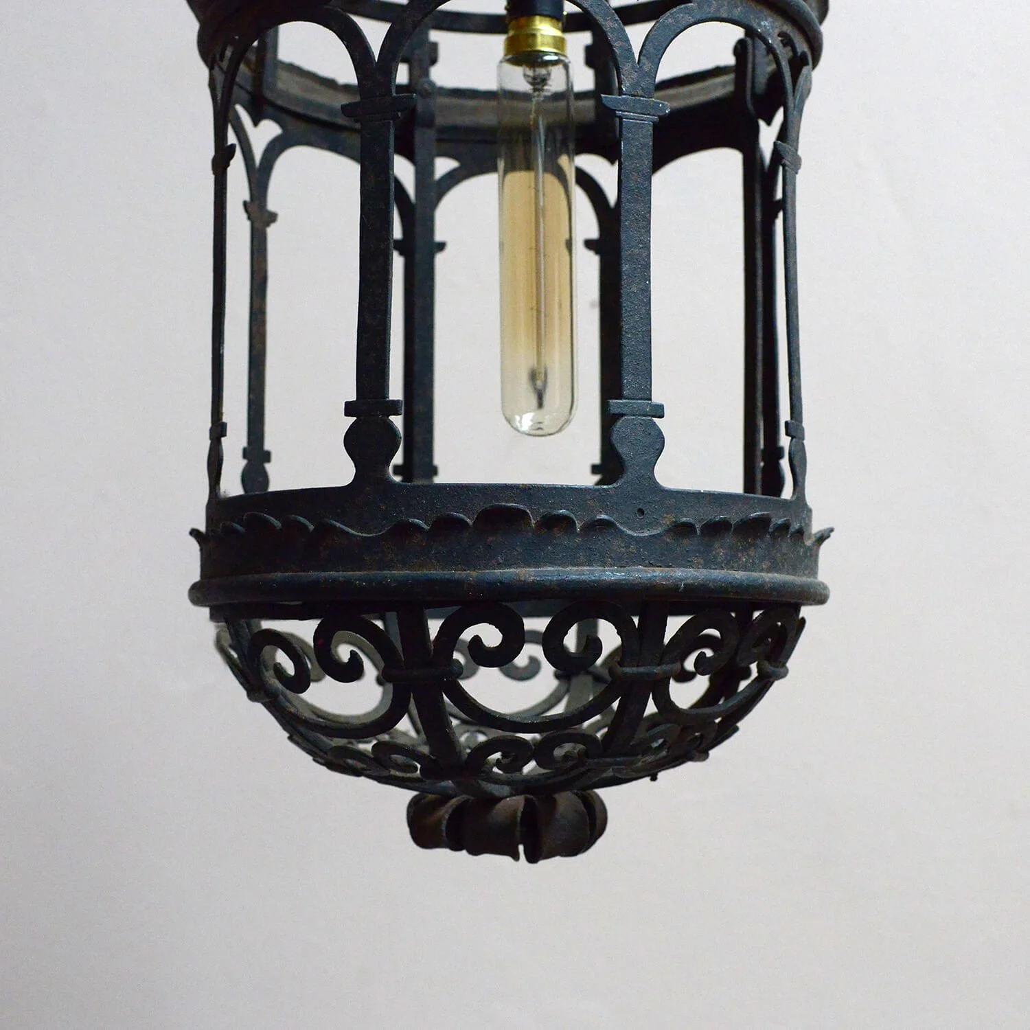 bottom-large-antique-wrought-iron-hallway-lantern-light-hutt-decor (Copy)