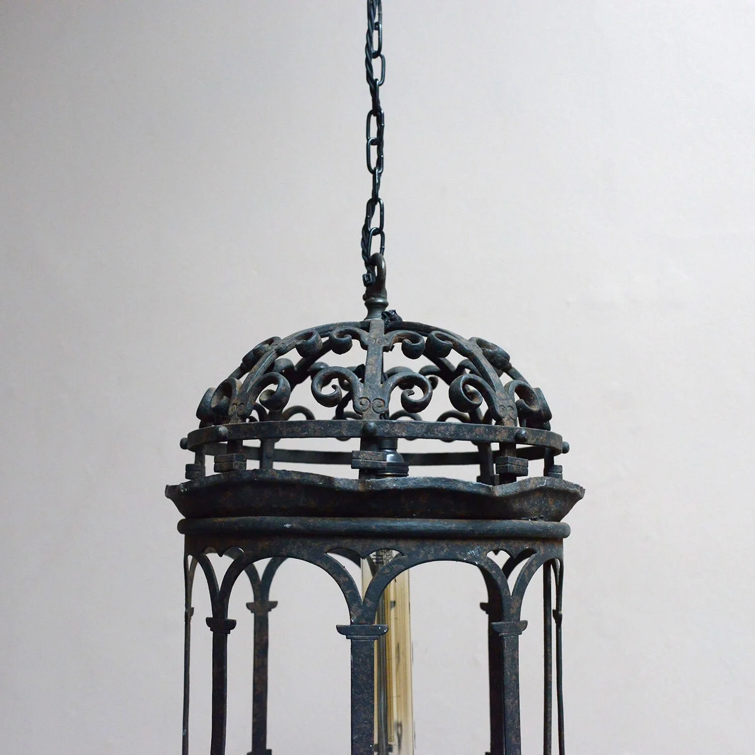 top-large-antique-wrought-iron-hallway-lantern-light-hutt-decor (Copy)