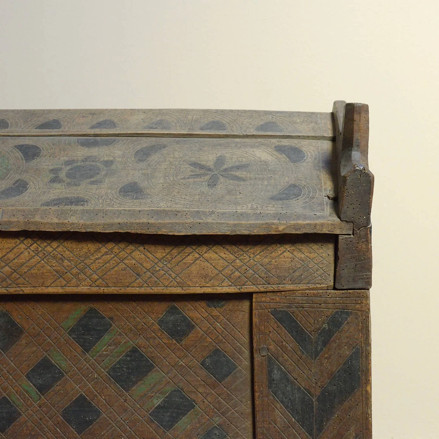corner-original-painted-19th-century--antique-hungarian-shepherds-coffer-chest-hutt-decor-bristol (Copy)
