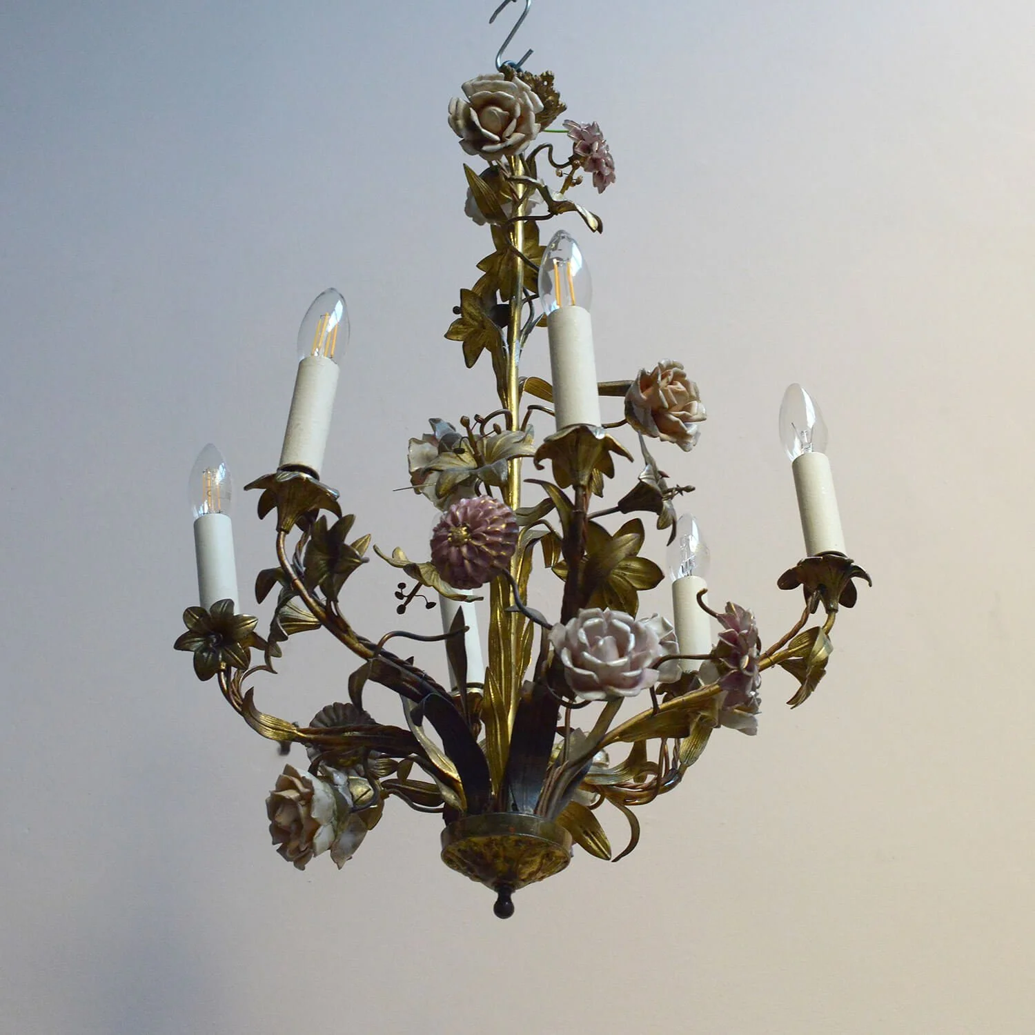 antique-19th-century-french-bronze-porcelain-flower-chandelier-hutt-decor-2 (Copy)