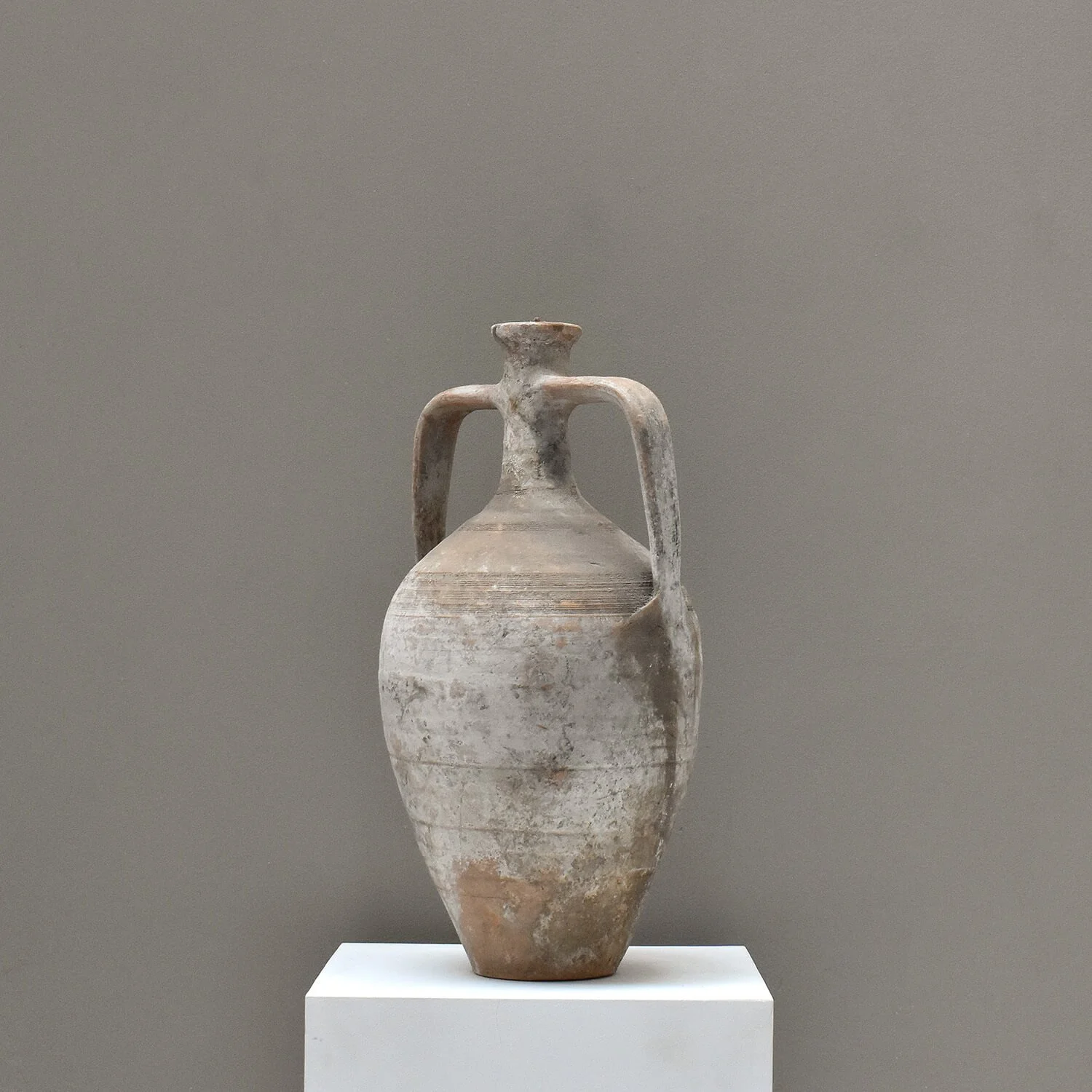 side Early 20th Century Amphora Pot hutt decor