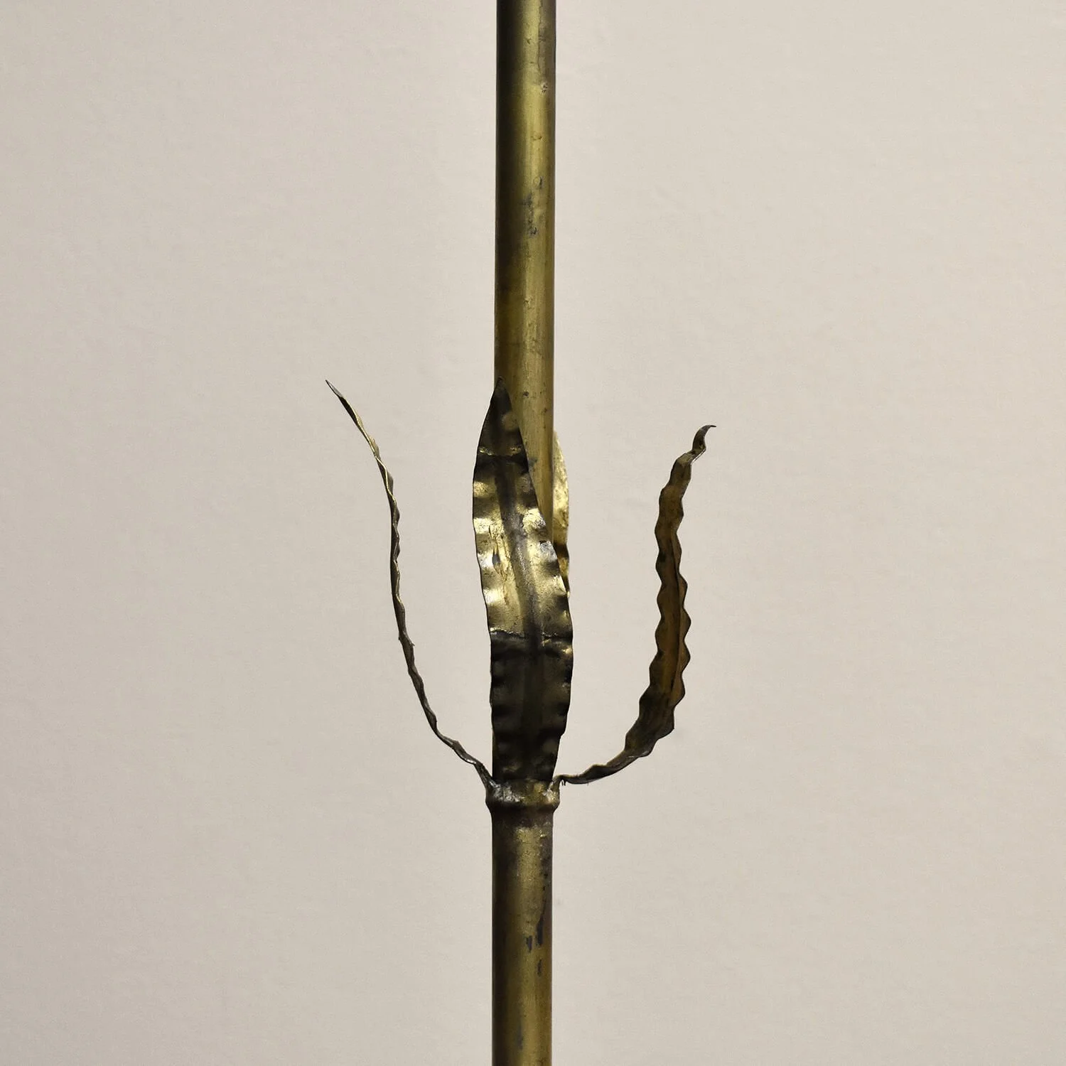 leaves Spanish Gilt Iron Floor Lamp Mid Century hutt decor