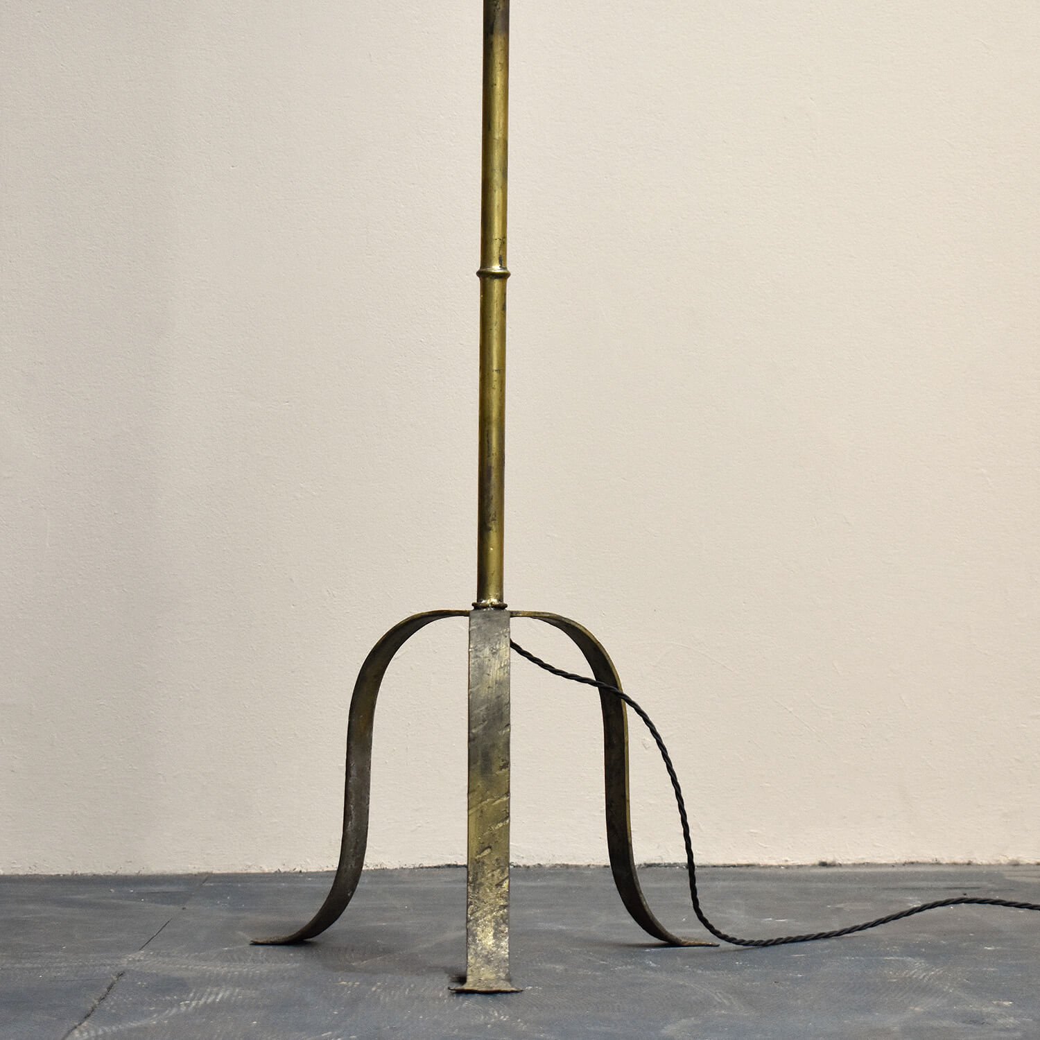 bottom Spanish Gilt Iron Floor Lamp Mid Century hutt decor