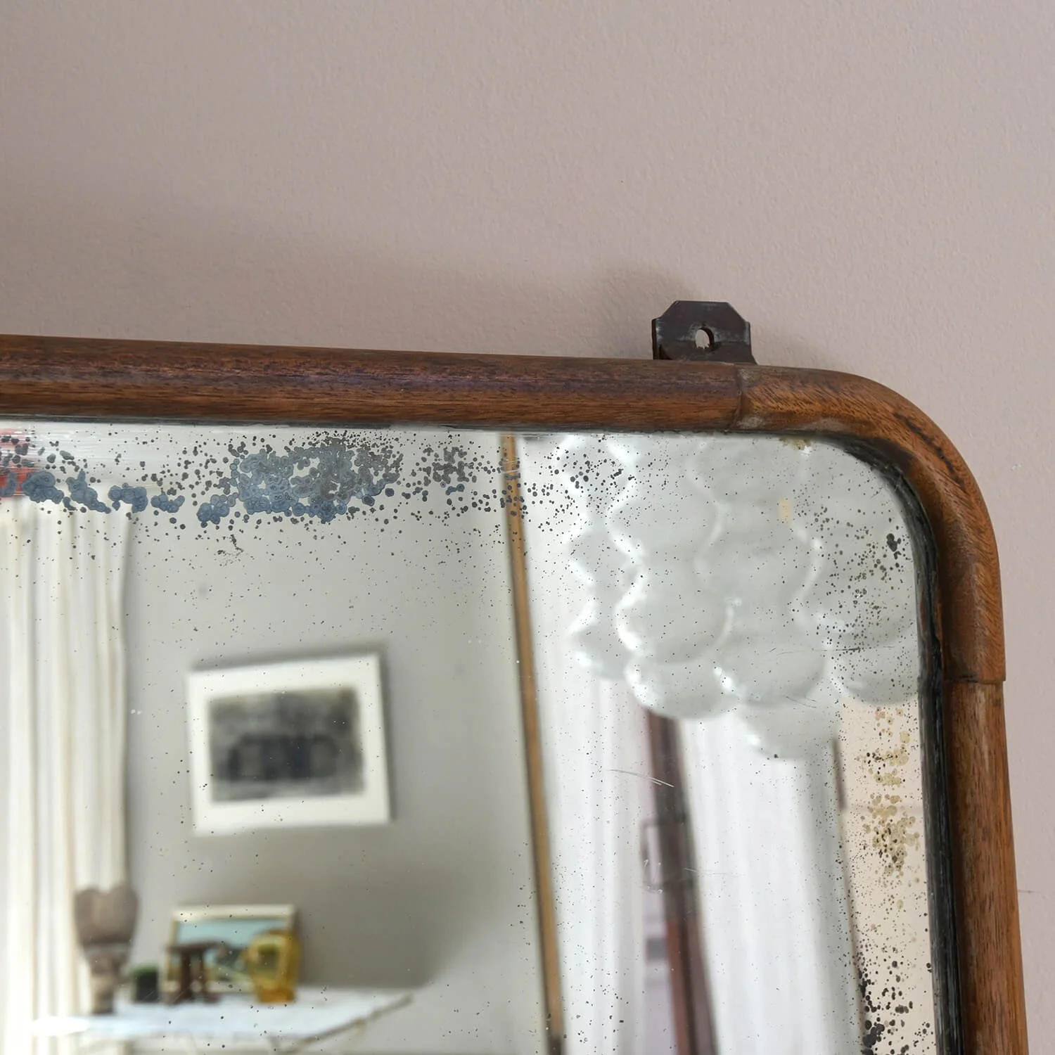 detail Large Curved Mahogany Mirror with Foxed Plate hutt decor