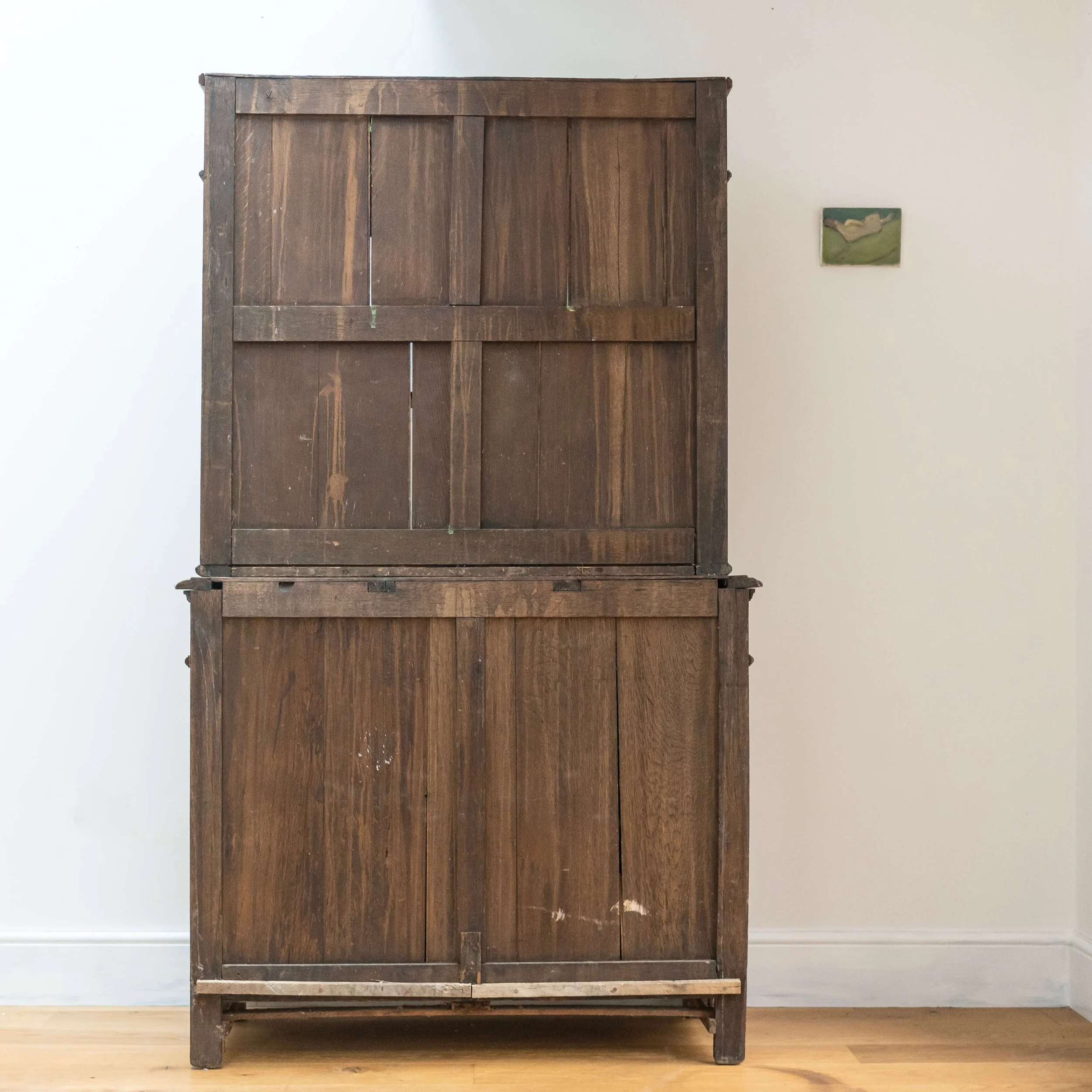 back 19th Century antique Oak Hunting Cabinet hutt decor