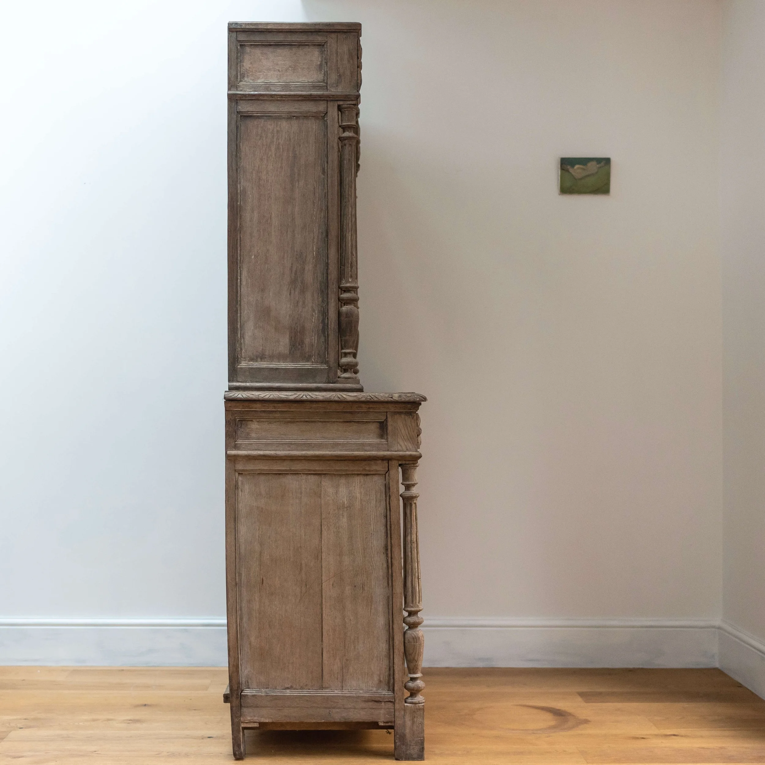 side 19th Century antique Oak Hunting Cabinet hutt decor