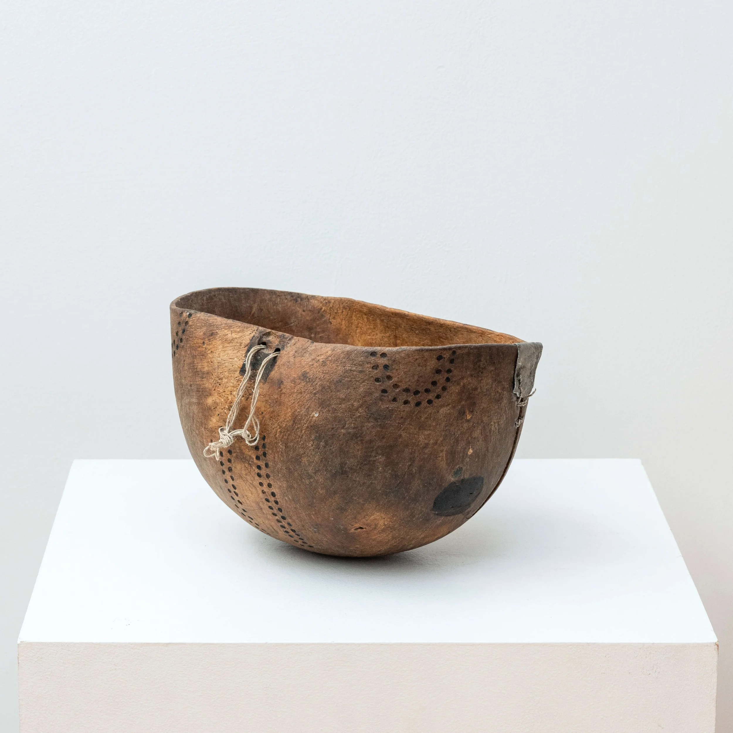 top Hand Carved Wooden African Turkana Bowl hutt decor