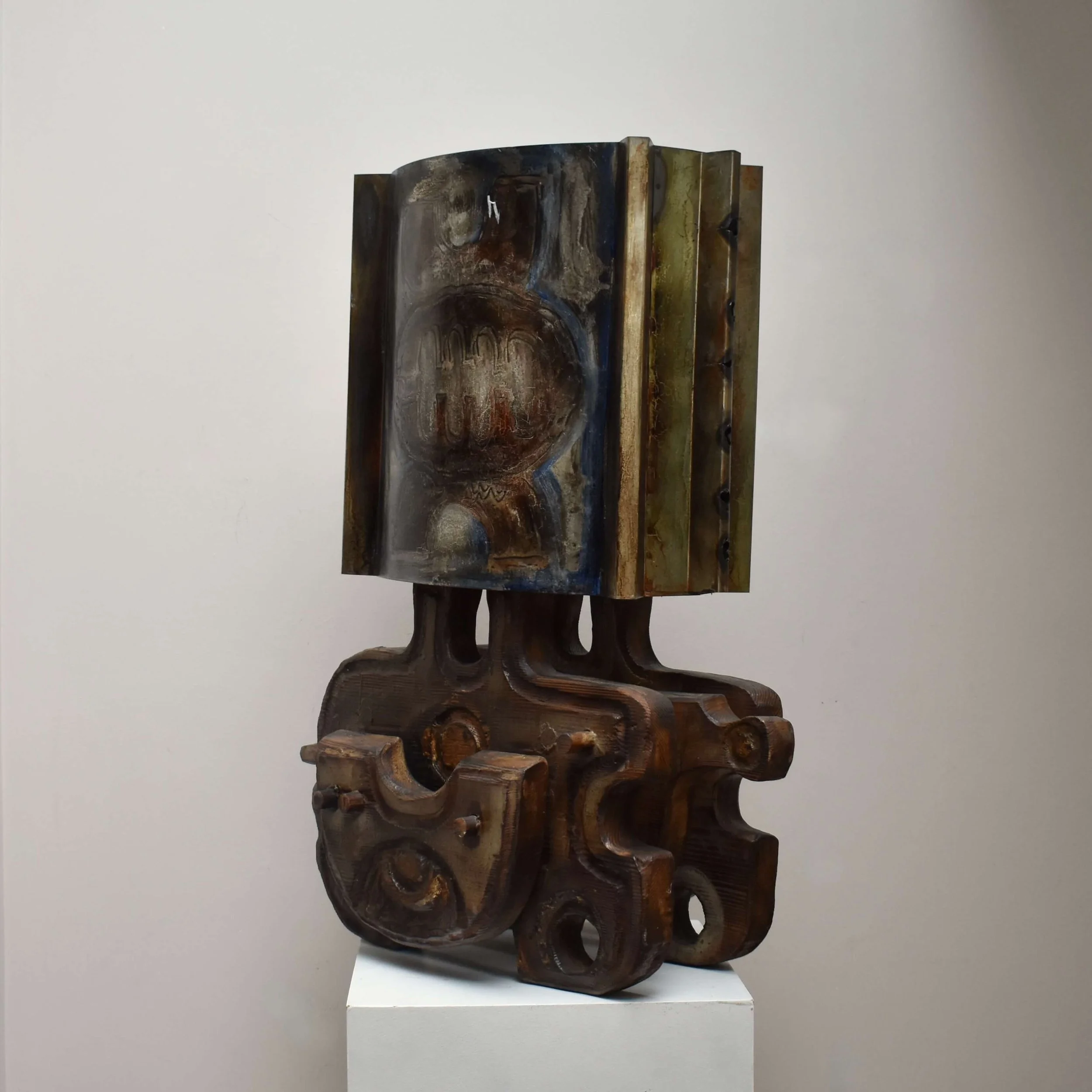 side-francesco-pasinato-large-brutalist-lamp-hutt-decor.jpeg