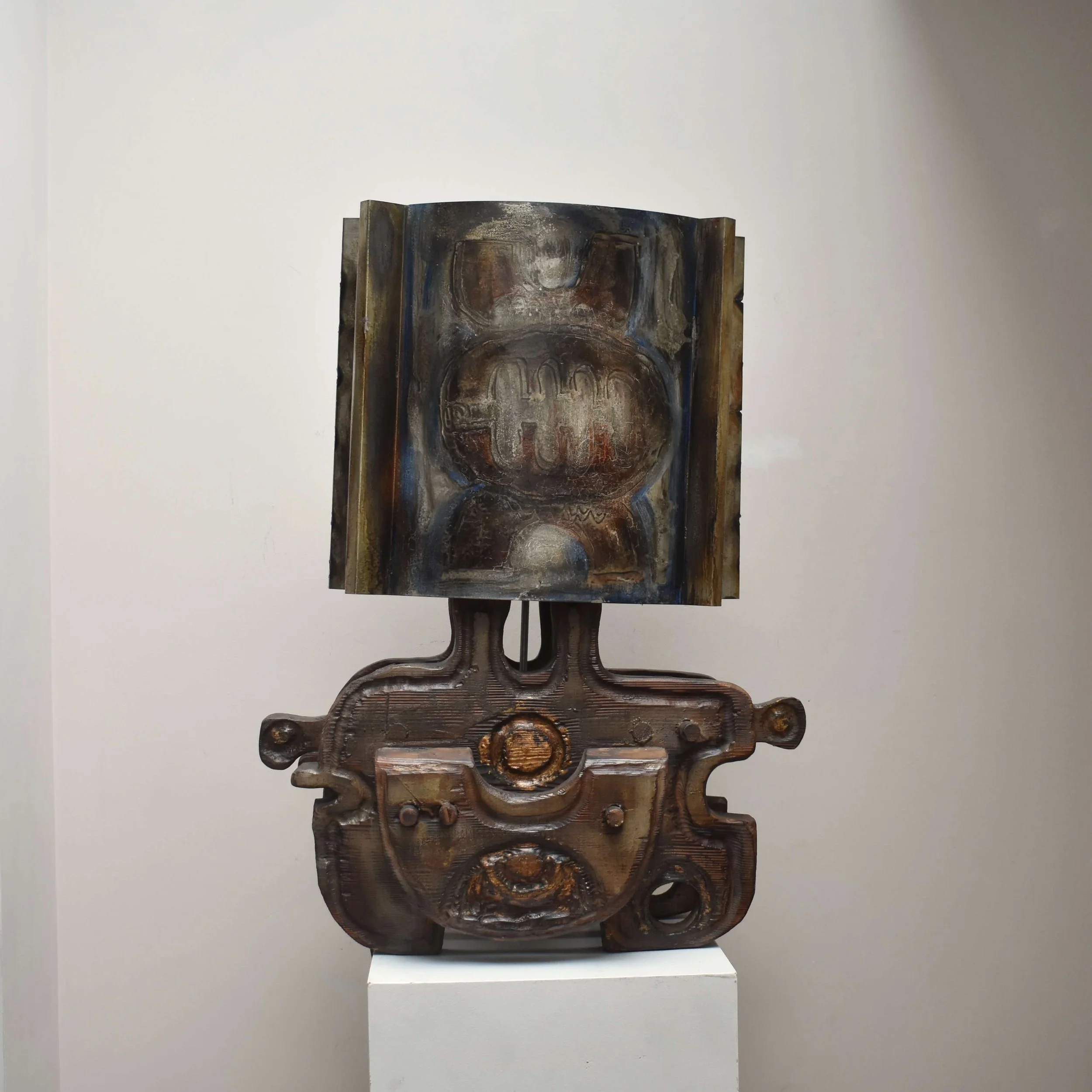 front-francesco-pasinato-large-brutalist-lamp-hutt-decor.jpeg