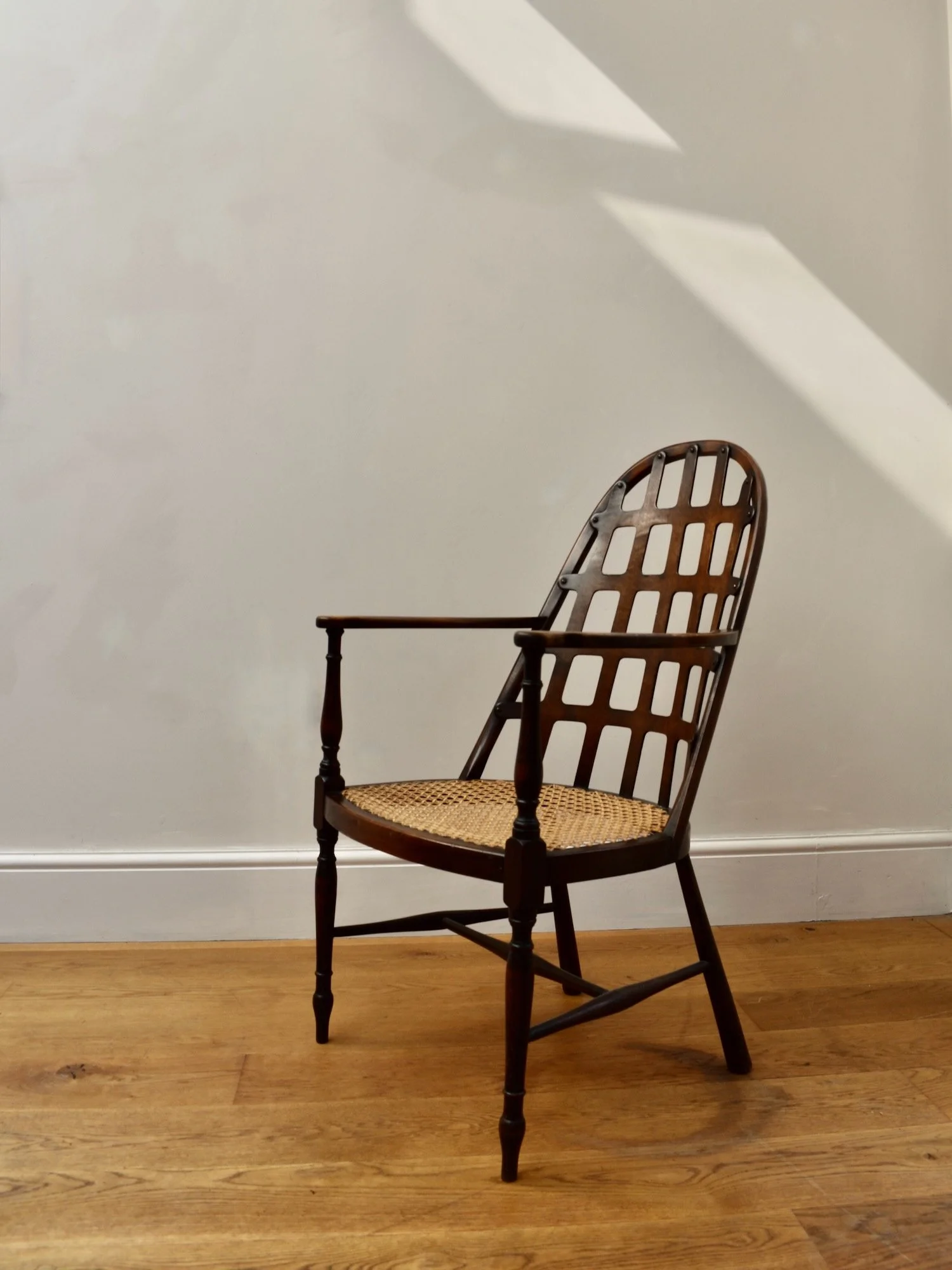 hutt-decor-fretwork-chair - 5.jpeg