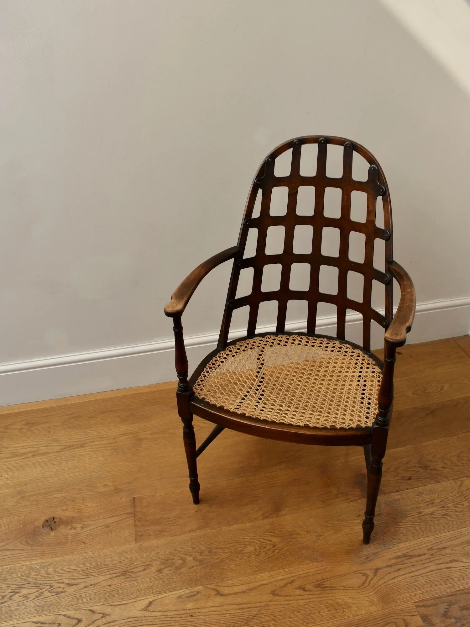 hutt-decor-fretwork-chair - 3.jpeg