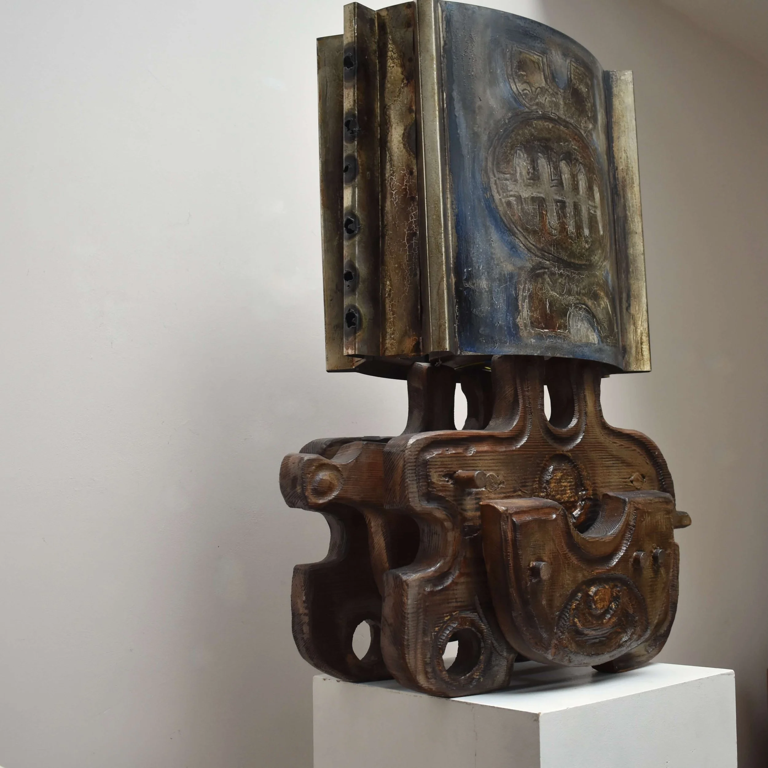 edge-francesco-pasinato-large-brutalist-lamp-hutt-decor.jpeg