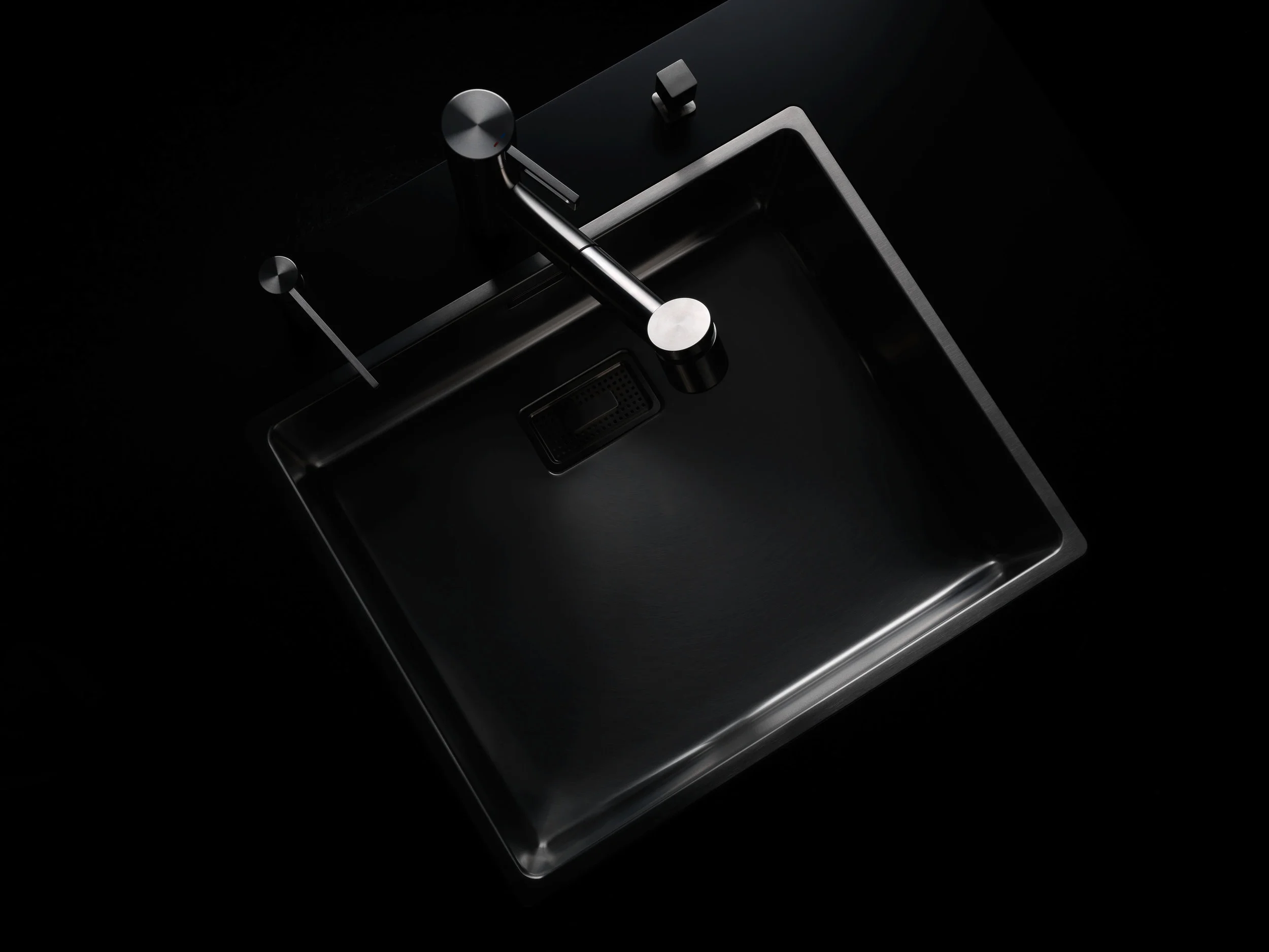 AP001_DesignLine_EIS_02_web.jpg