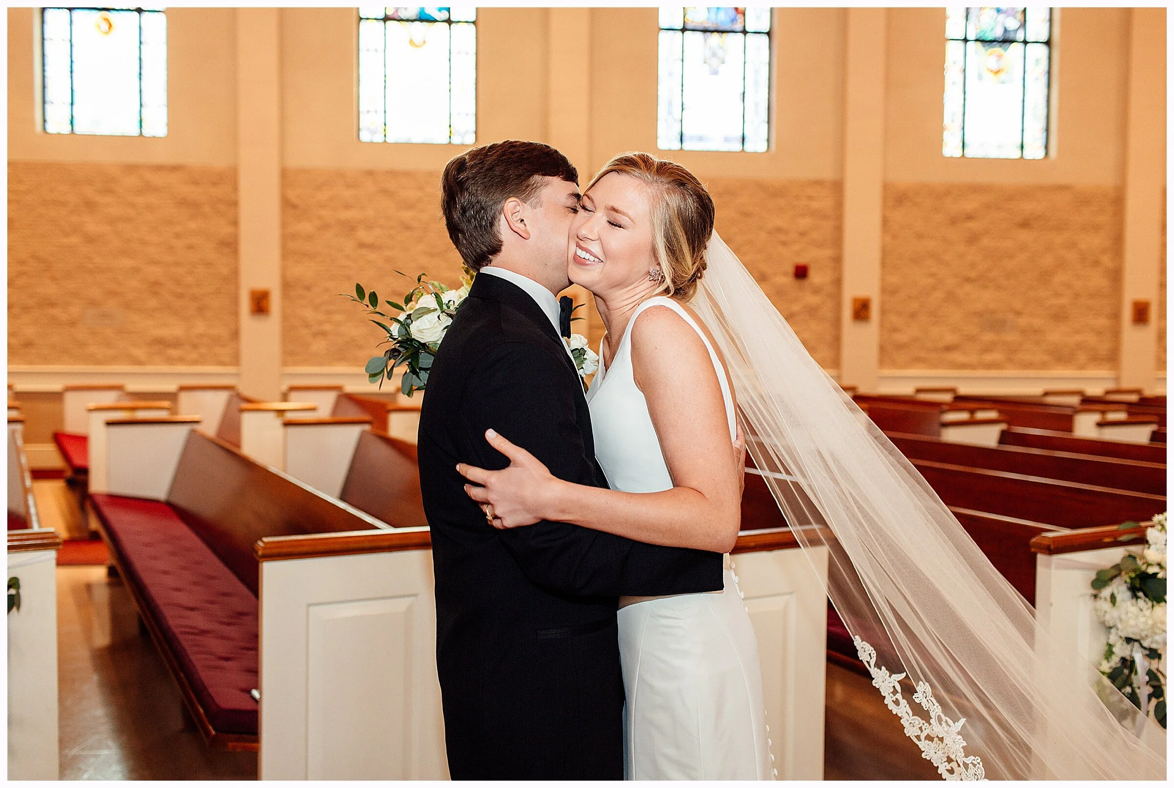  birmingham al wedding photographer, lindsey ann photography, bluff park umc wedding, the club birmingham wedding, the preserve town hall wedding, wedding photographer, the club wedding 