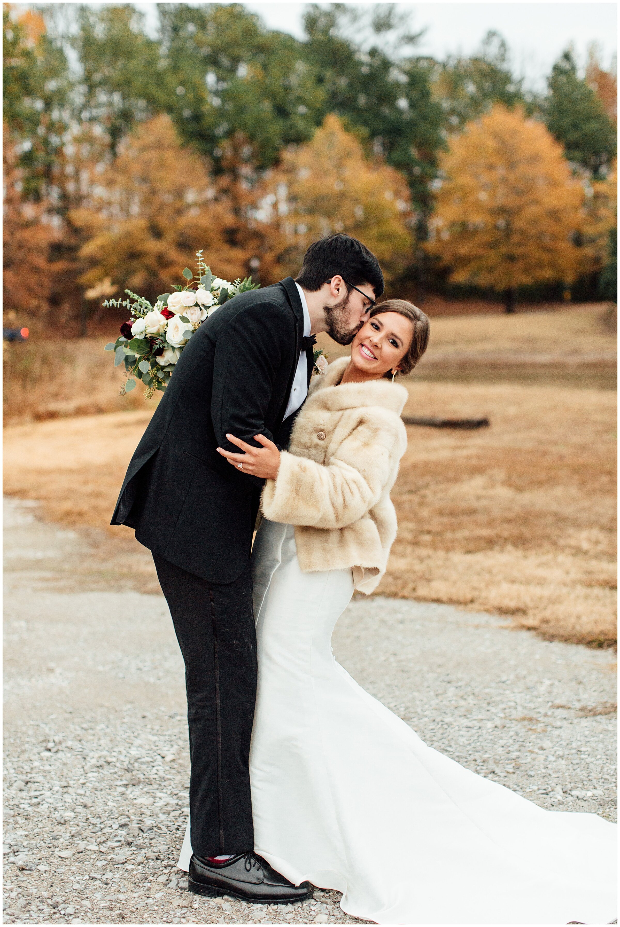  lindsey ann photography, barn at shady lane, barn at shady lane wedding, birmingham al wedding photographer, alabama wedding photographer, birmingham al wedding 