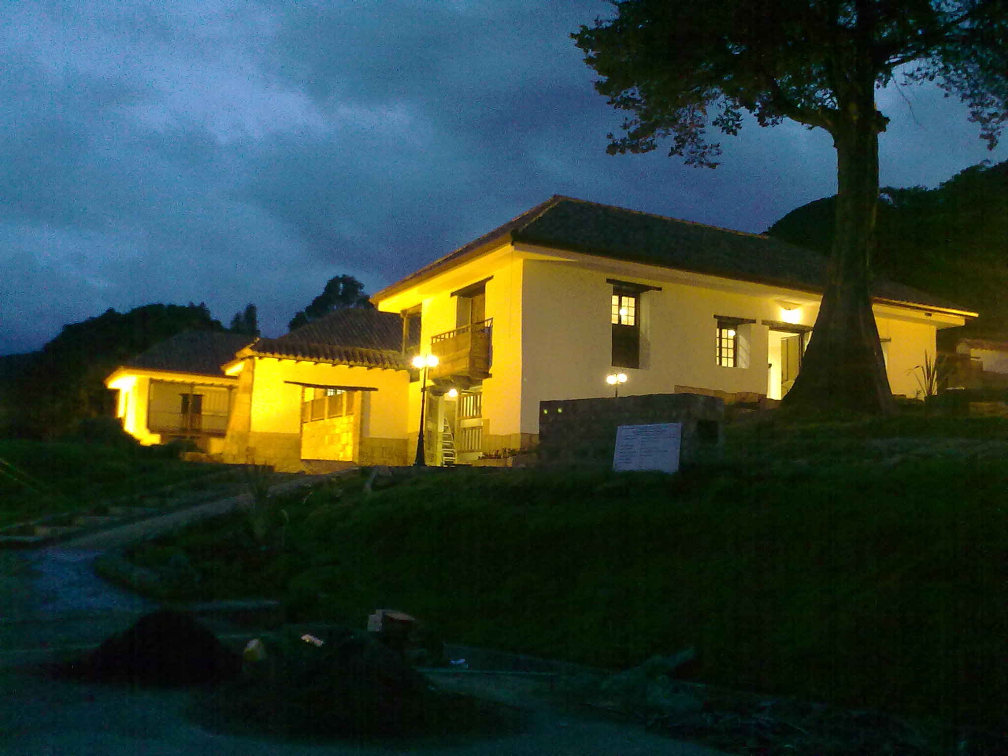 FACHADA ILUMINACION  1.jpg