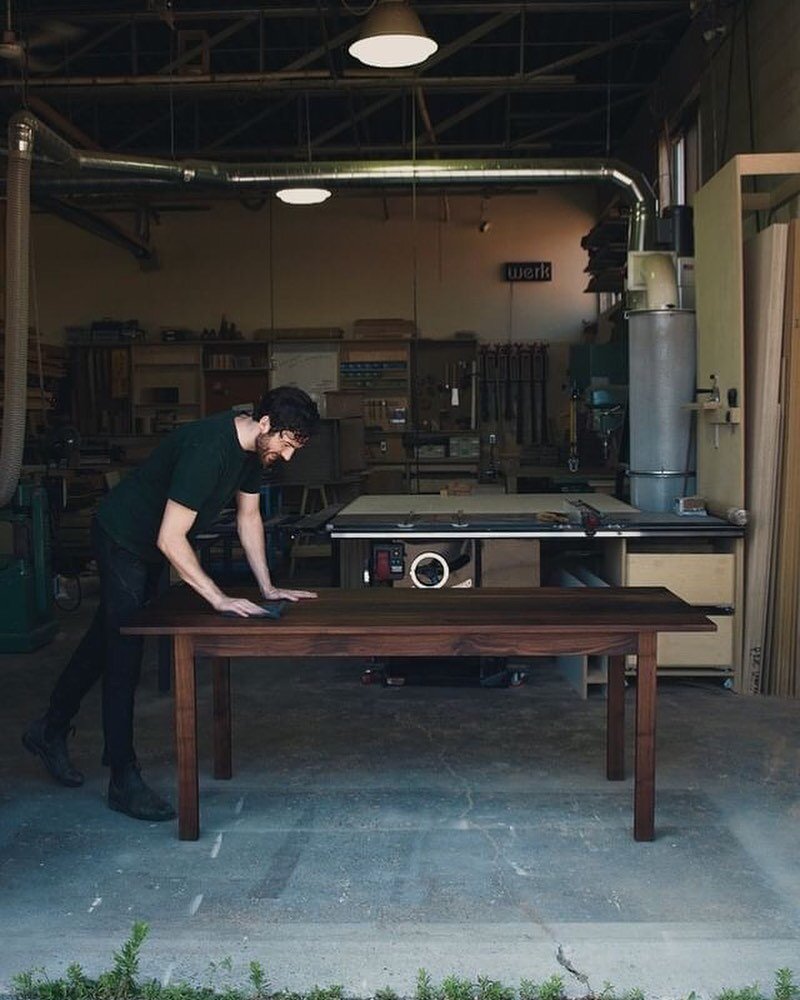 walnut diner
photo by @todcunningham 
wood from @exoticwoodsinc 🪵

#studiobimbi #woodworking #woodshop #handmade #makersgonnamake #diningtable #walnut #studiobimbi #woodworking #handmade #maker #design #toronto #wood #joinery #furniture #artobject #