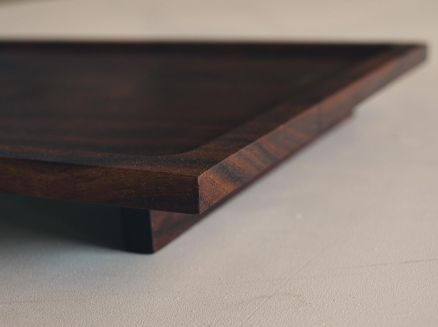 Custom tray details for a hotel opening downtown Toronto for @tatarartprojects 

Perfect for layering on credenzas and coffee tables 🤍

📸 @todcunningham 

#studiobimbi #woodworking #handmade #maker #design #toronto #wood #cherry #joinery #furniture