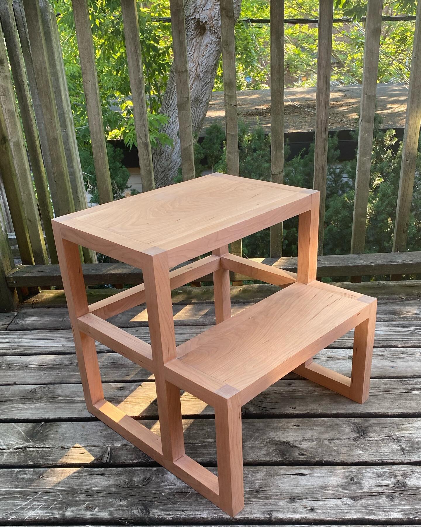 cherry steps 🍒
&bull;
&bull;

#studiobimbi #woodworking #handmade #maker #design #toronto #wood #cherry #joinery #furnituredesign #furniture