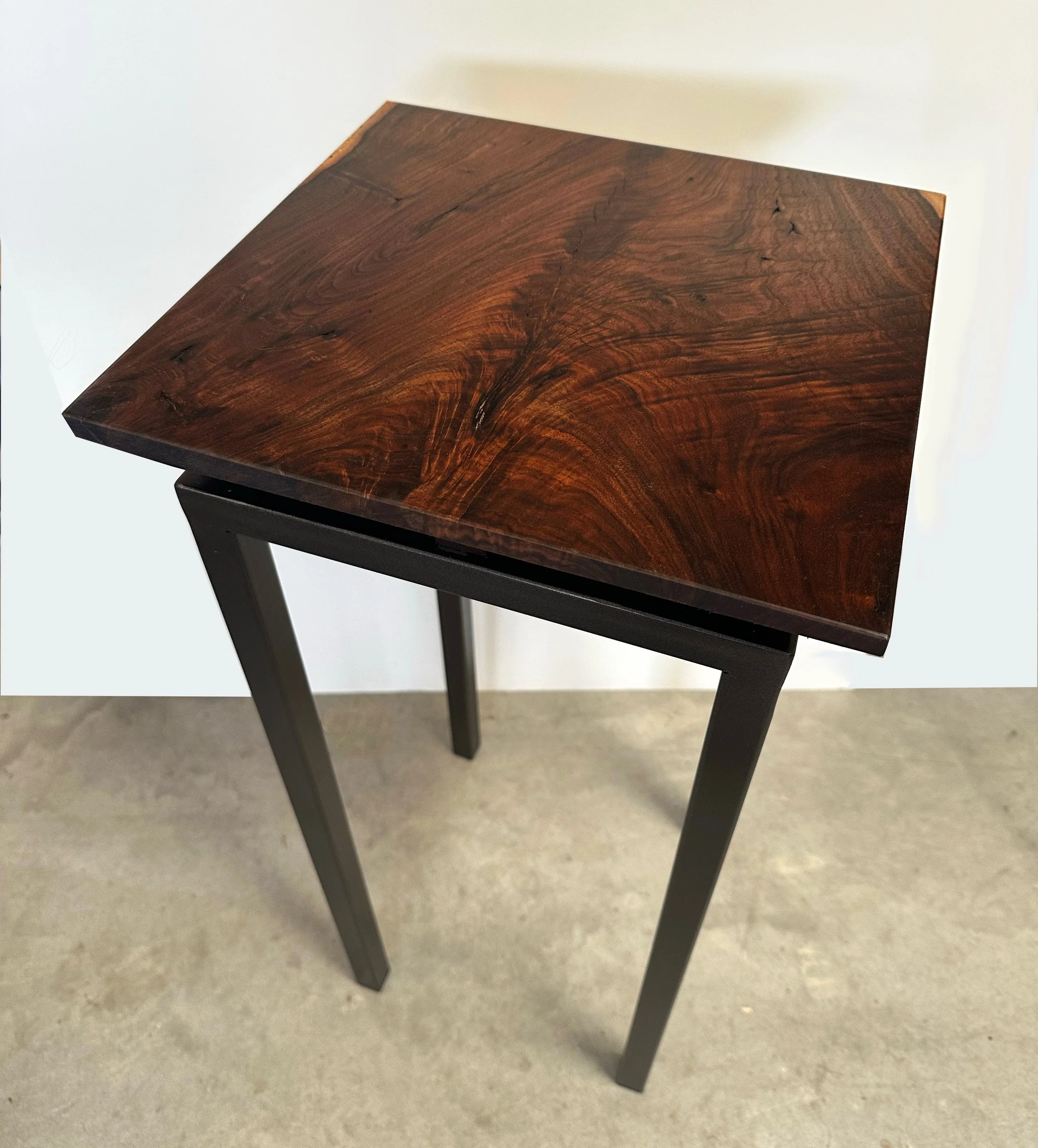 Pedistal Table copy.jpeg