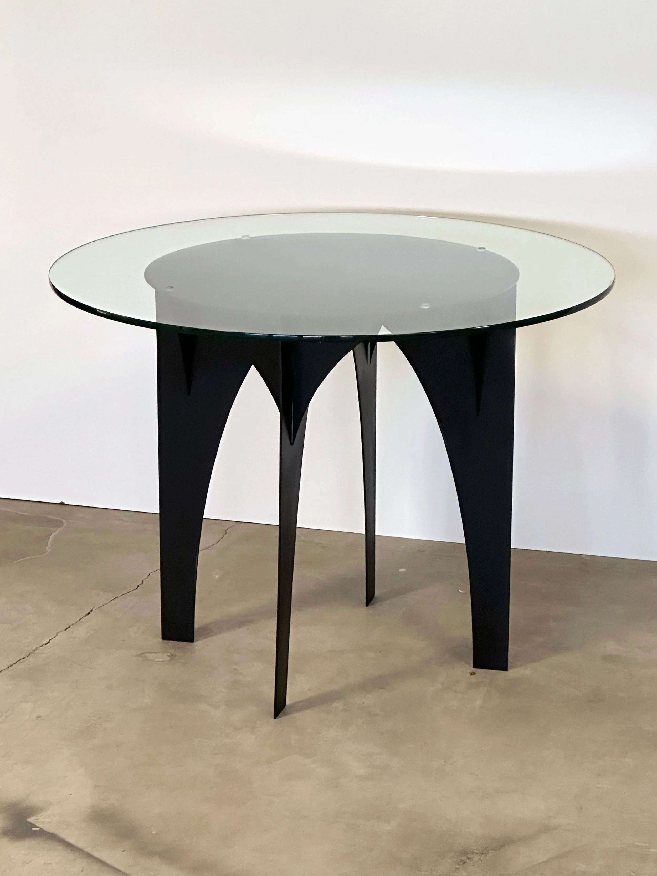 glassandsteeltable1_18hx30d.jpg