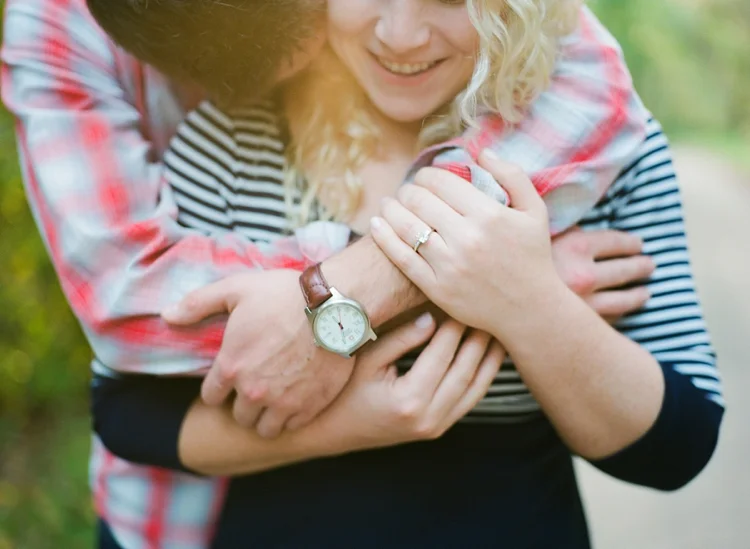 Chagrin-Falls-Ohio-Nature-Engagement-Photos_0003.jpg