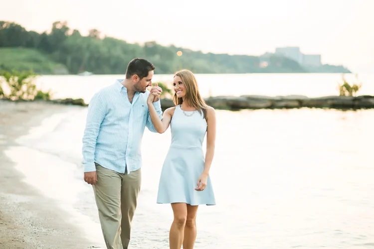 Cleveland-Engagement-Photos-at-Lake-Erie_0014.jpg