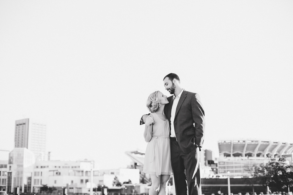 East 9th Pier Downtown Cleveland Engagement_0003.jpg