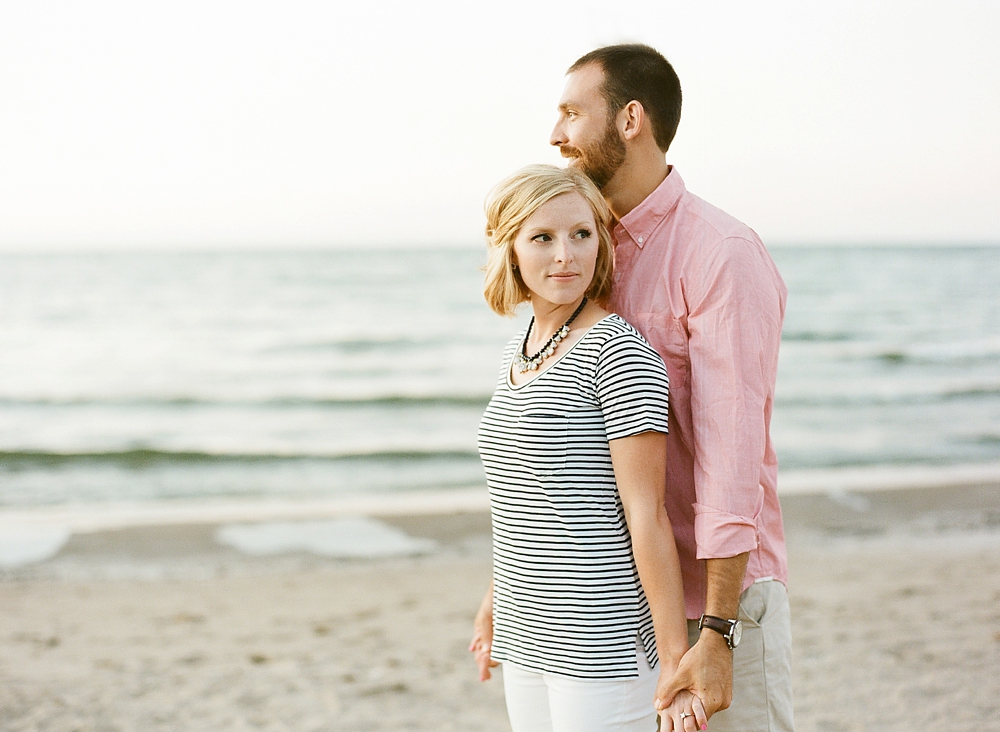 East 9th Pier Downtown Cleveland Engagement_0011.jpg