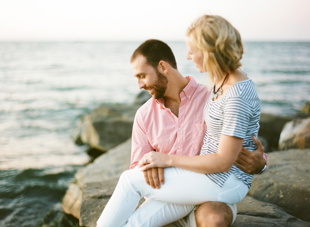 East 9th Pier Downtown Cleveland Engagement_0012.jpg