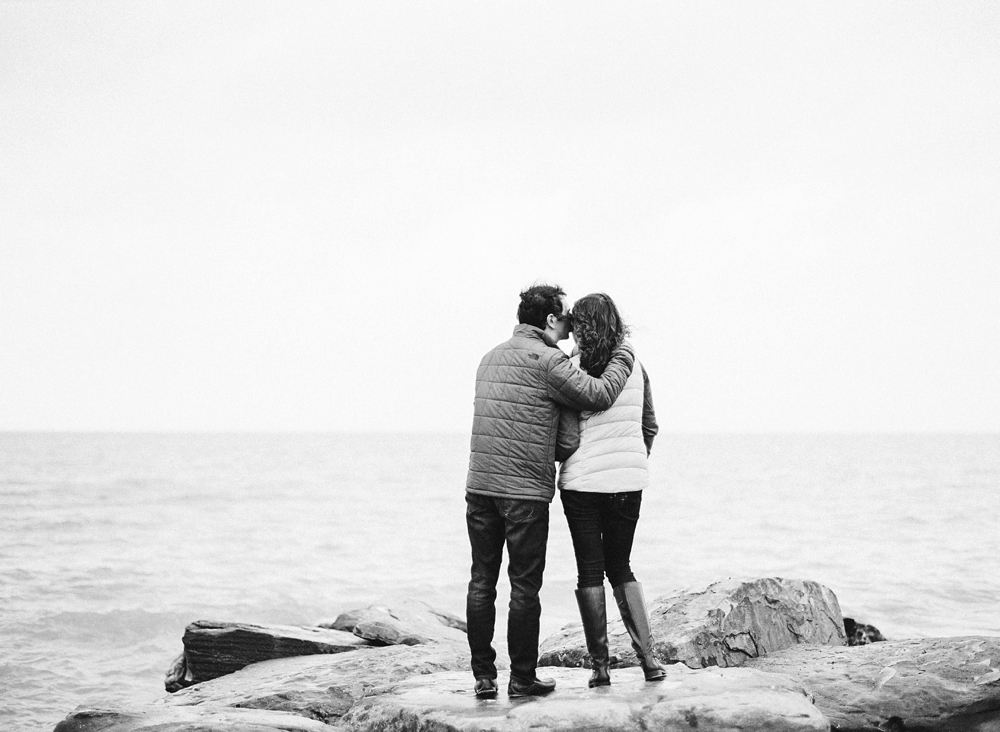 Cleveland Ohio Edgewater Beach Engagement Photos