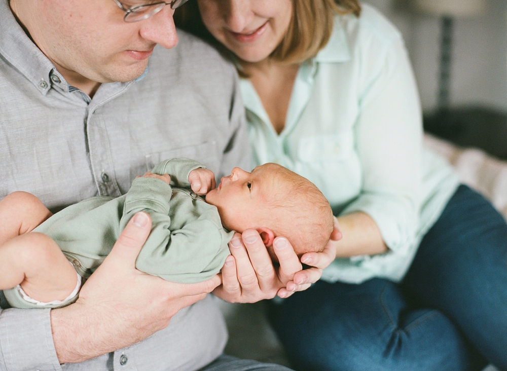 Akron Ohio In-Home Newborn Photos_0008.jpg