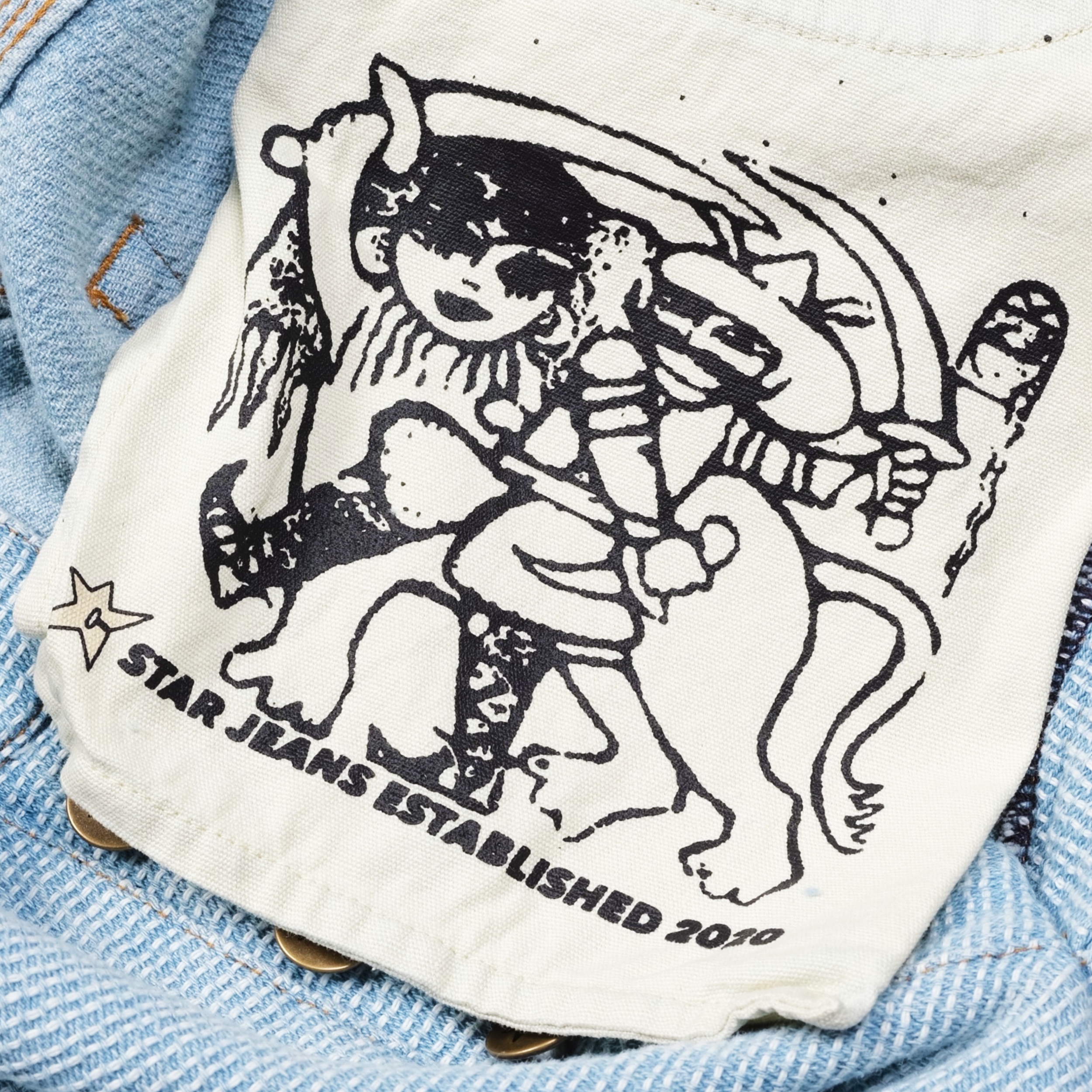 Interlock Stitch Denim Pants BLUE 5.png