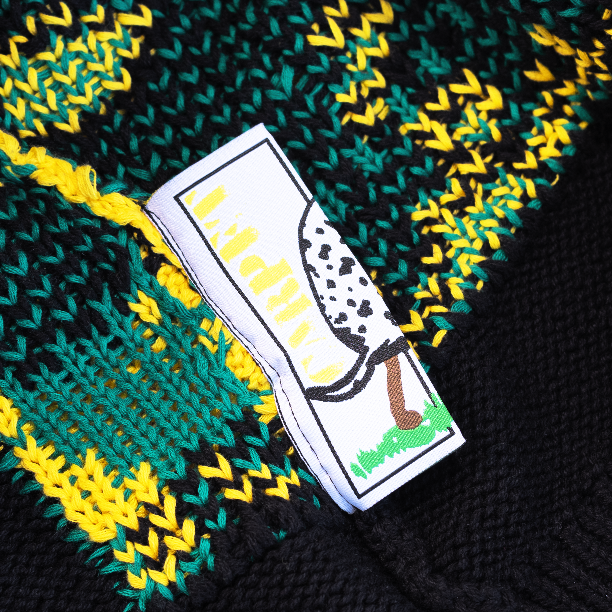 Lion Woven Sweater Black 6.png