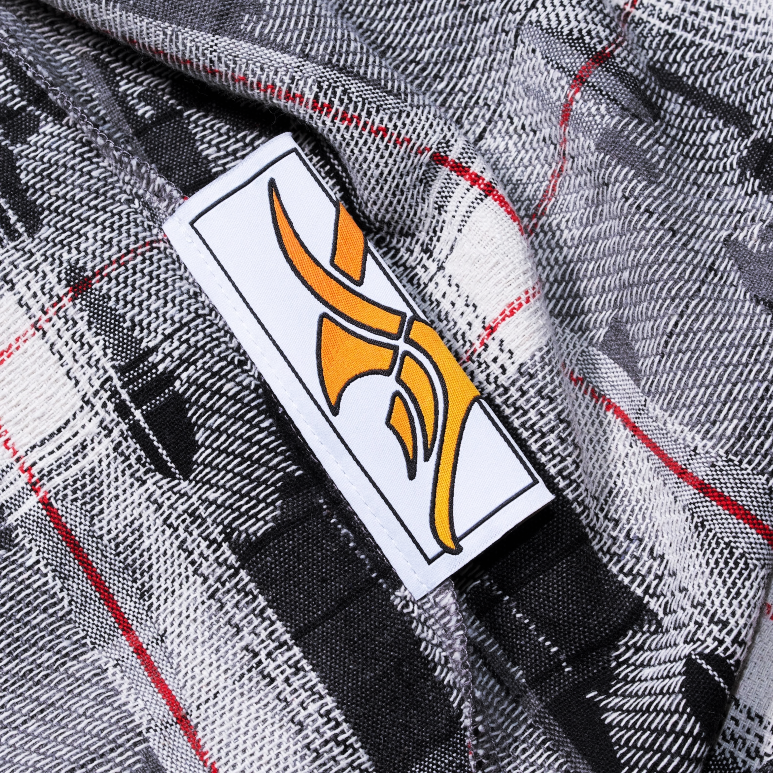 Tethered-Flannel-Black-5.png