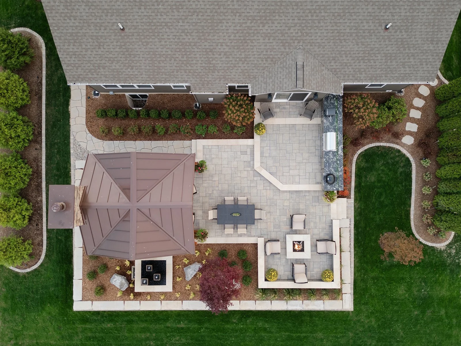 13208 Country Club Ln-8.jpg