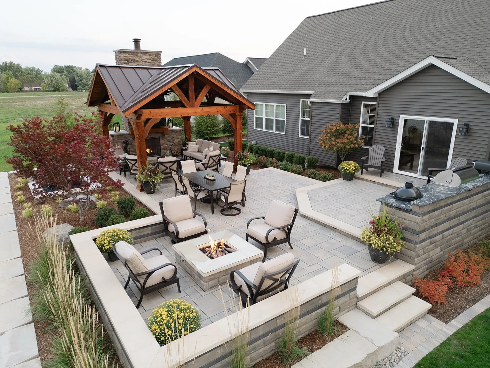 13208 Country Club Ln-7.jpg