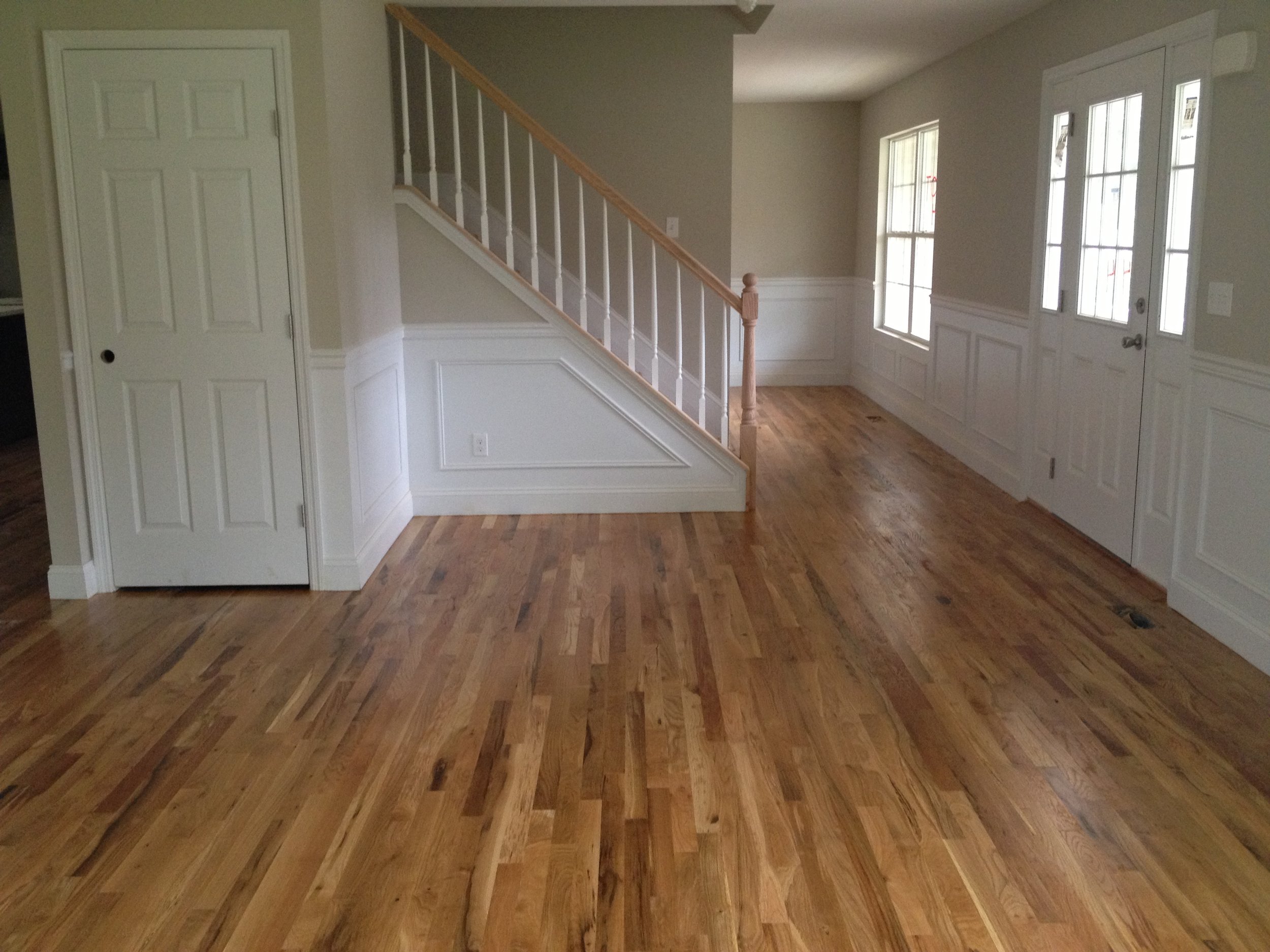 Red Oak Vs White Oak Hardwood Flooring Which Is Better Valenti Flooring