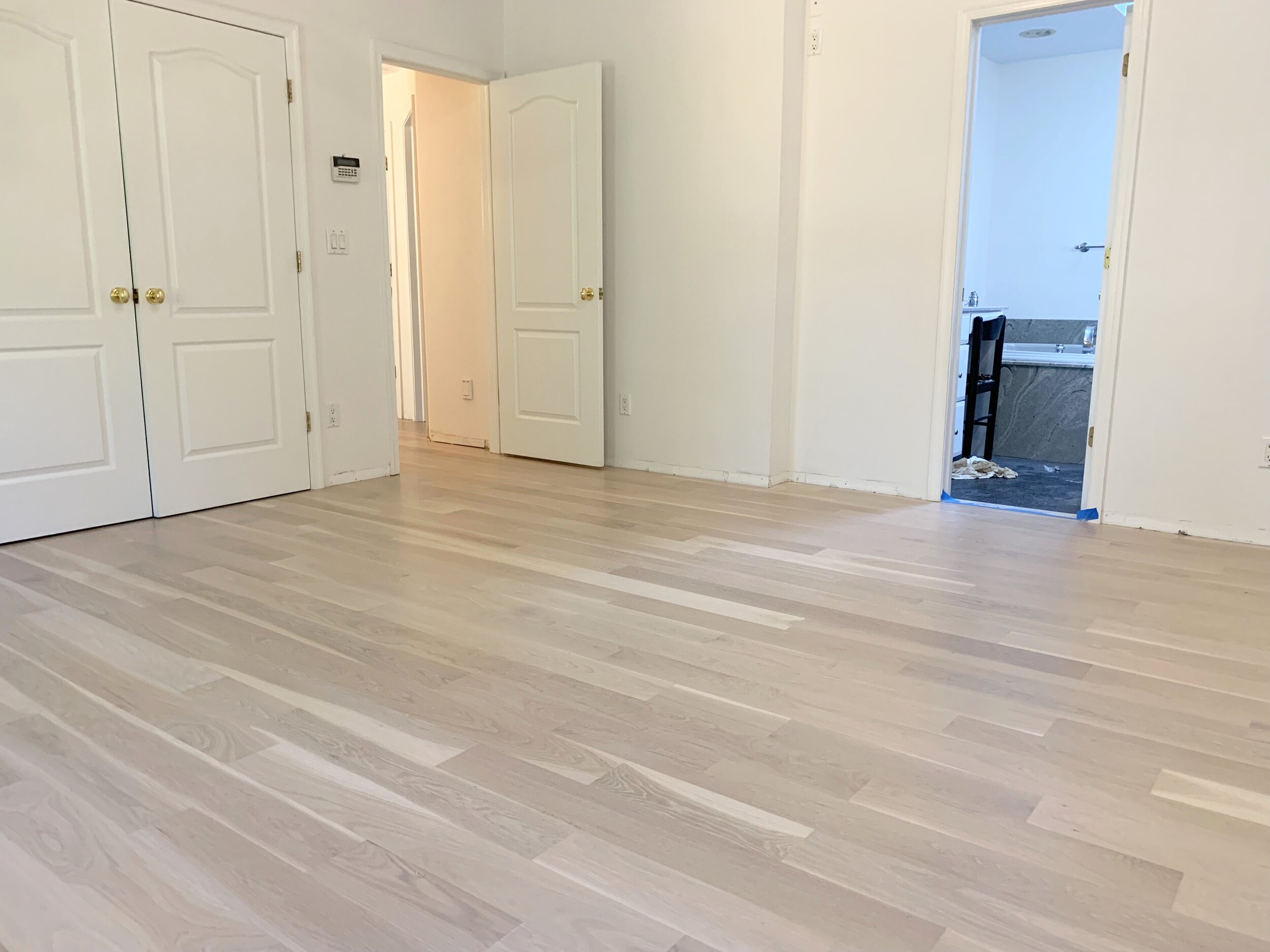 White Hot Stain On Oak Floors This Trend Seems To See No End Valenti Flooring