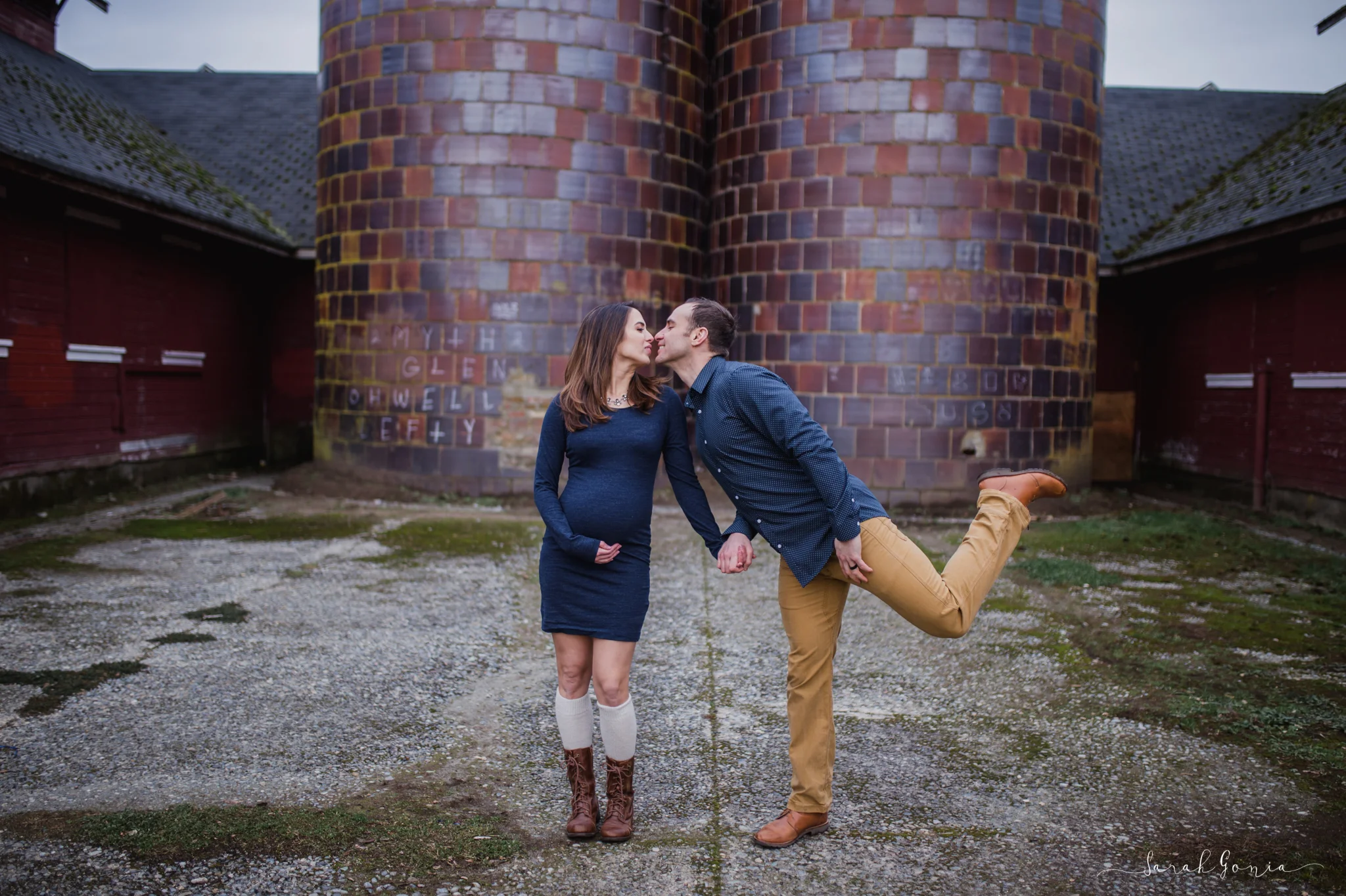 Ft. Steilacoom Couple | Tacoma Maternity Photographer