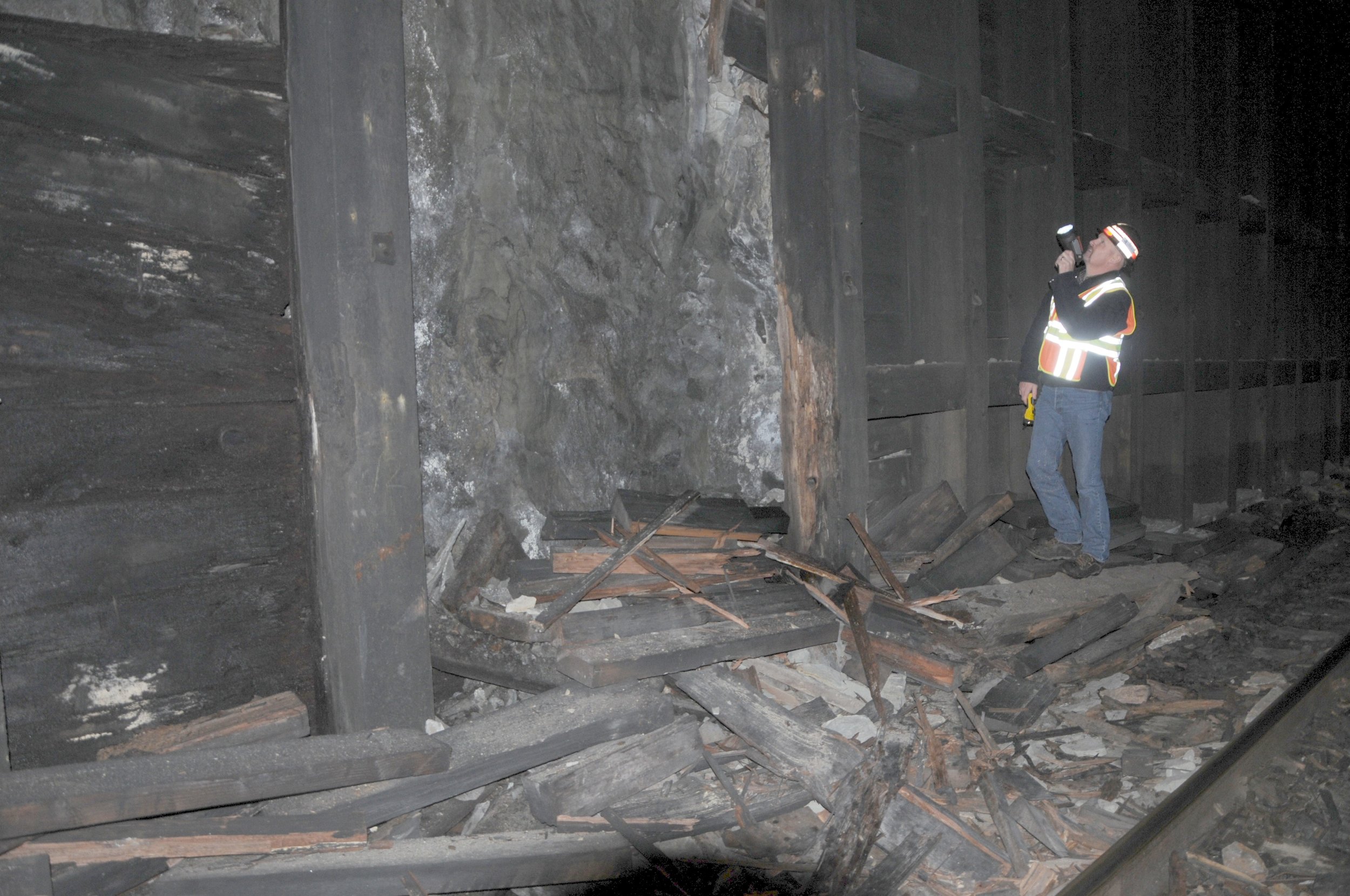 Deteriorated timber sets - Tunnel 17