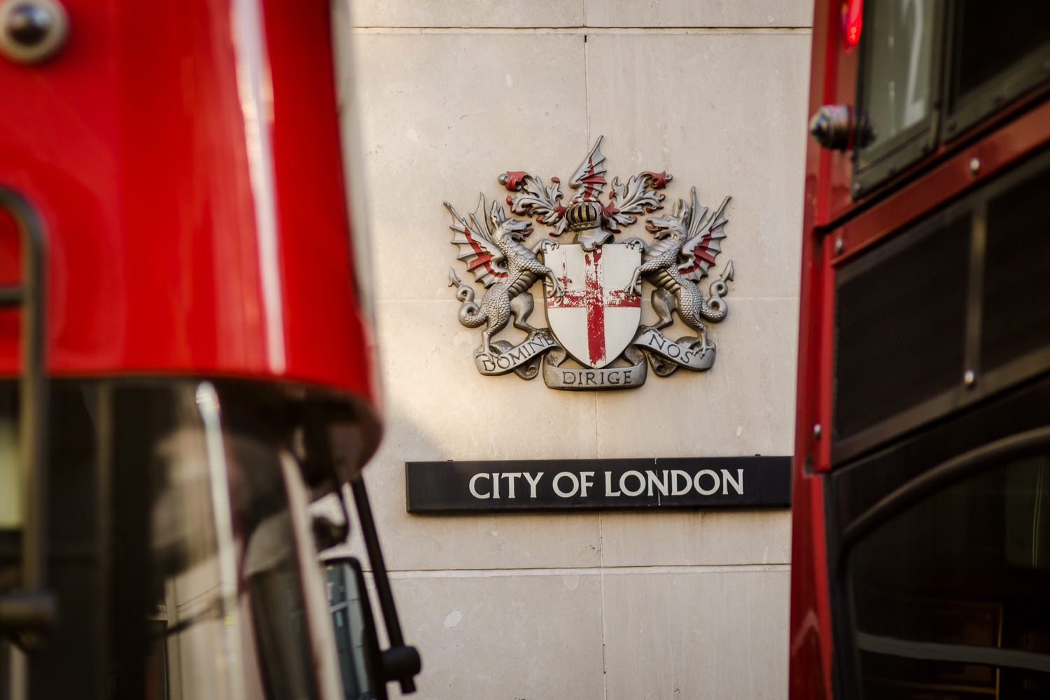 City of London Coat of Arms - Photography : Alexander J.E. Bradley - Nikon D7000 - Nikkor 80-200mm @ 135mm - f/4 - 1/250 - ISO:200
