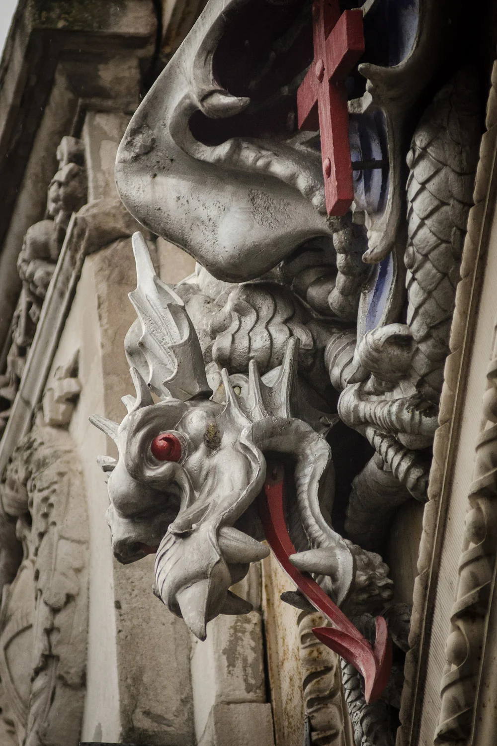 Smithfield MARKET DRAGON - PHOTOGRAPHY : ALEXANDER J.E. BRADLEY - NIKON D7000 - NIKKOR 80-200MM F/2.8 @ 200MM - F/2.8 - 1/640 - ISO 800