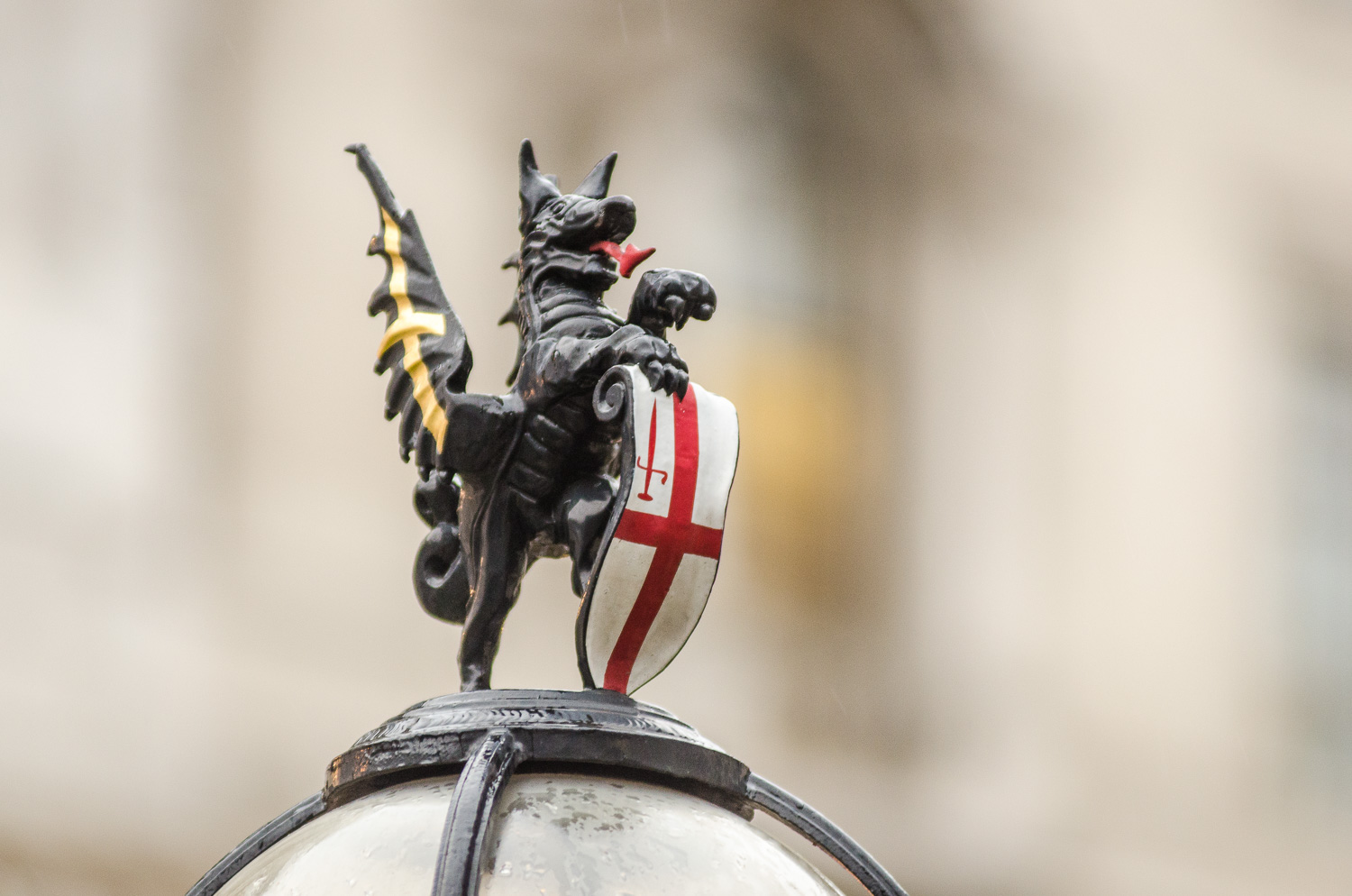 ROYAL EXCHANGE - PHOTOGRAPHY : ALEXANDER J.E. BRADLEY - NIKON D7000 - NIKKOR 80-200MM F/2.8 @ 200MM - F/2.8 - 1/60 - ISO 800