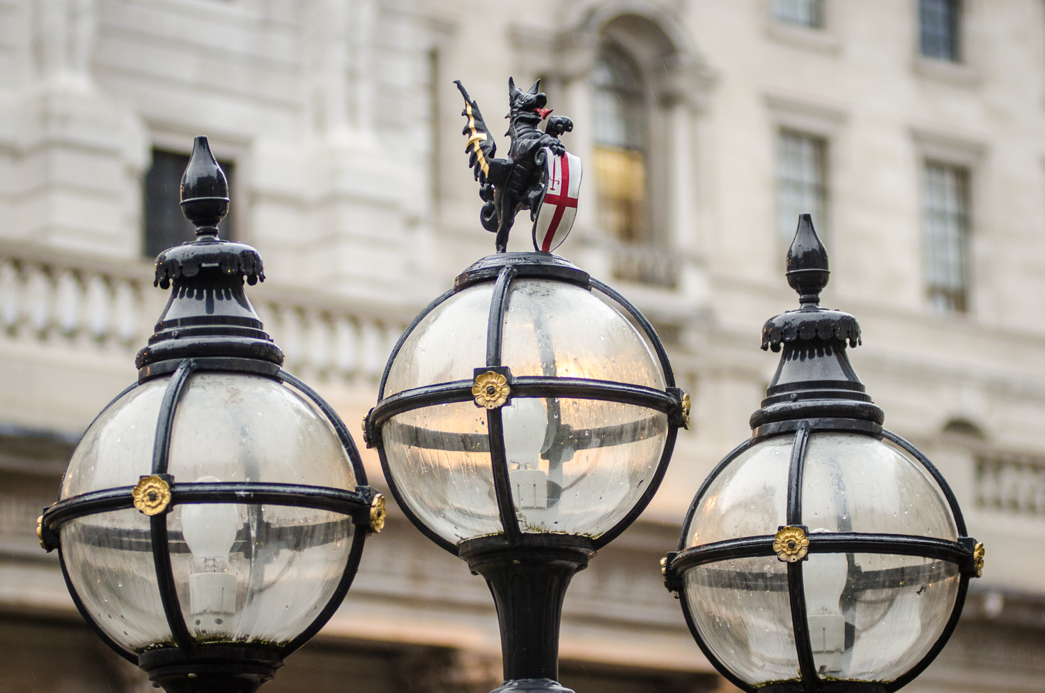 ROYAL EXCHANGE - PHOTOGRAPHY : ALEXANDER J.E. BRADLEY - NIKON D7000 - NIKKOR 80-200MM F/2.8 @ 80MM - F/3,2 - 1/160 - ISO 800