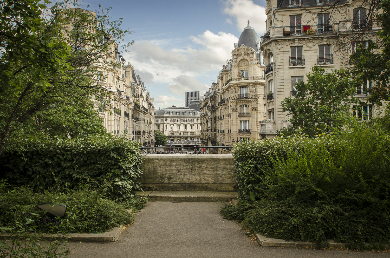Coulée verse Réne-Dumont - PHOTOGRAPHY : ALEXANDER J.E. BRADLEY - NIKON D7000 - NIKKOR 24-70MM F/2.8 @ 24mm - F/11 - 1/250 - ISO:400