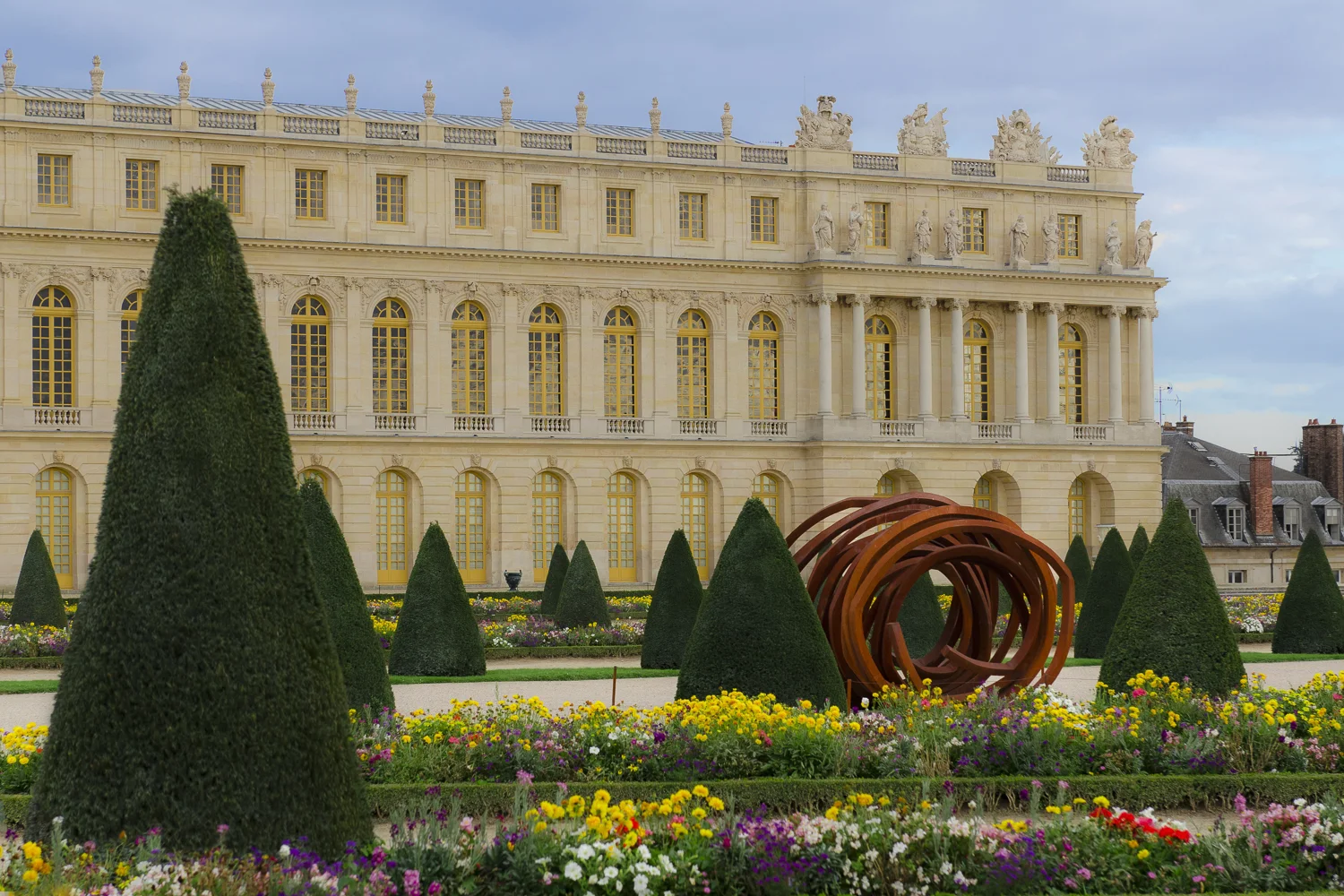 Special exhibit “Venet in Versailles” - Alexander J.E. Bradley - Nikon D7000 - 24.0-70.0 mm f/2.8 @ 62mm - f/6.3 - 1/160 - ISO 100