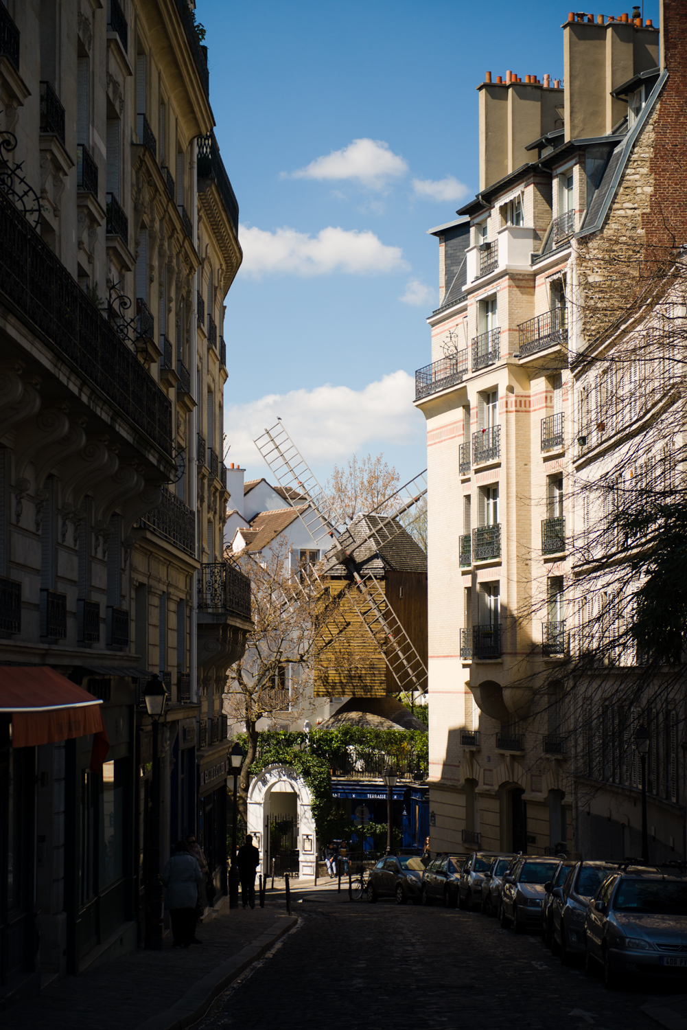 LE MOULIN DE LA GALETTE - PHOTOGRAPHY : WILLIAM LOUNSBURY - NIKON D800 - NIKKOR 24-70MM F/2.8 @ 70MM - F/2.8 - 1/400 0 - ISO:2 00