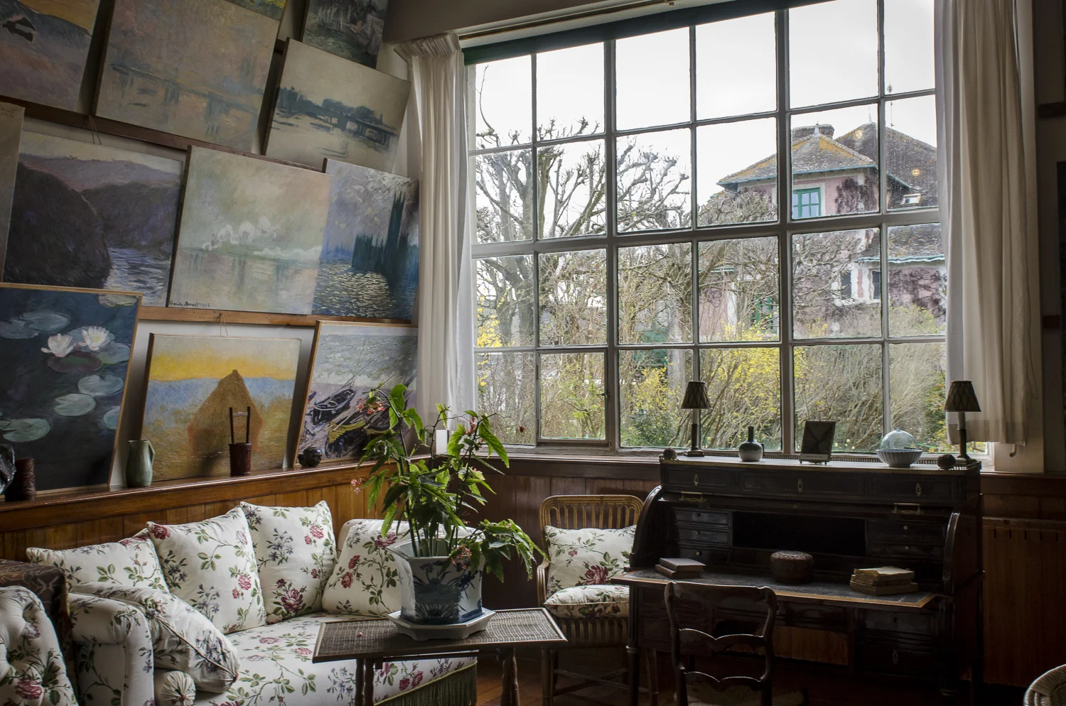 Monet's House Interior - Photo: Alexander J.E. Bradley - Nikon D7000 - 24-70mm f/2.8 @ 24mm - f/9 - 1/50 - ISO 400