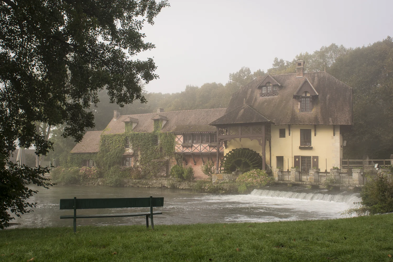 Near Giverny - PHOTO: ALEXANDER J.E. BRADLEY - NIKON D7100 - 24-70MM F/2.8 @ 24MM - F/8 - 1/100 - ISO 100